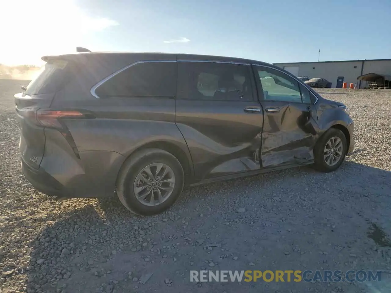 3 Photograph of a damaged car 5TDYRKECXNS121596 TOYOTA All Models 2022