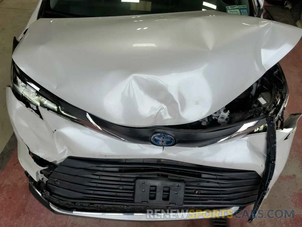 12 Photograph of a damaged car 5TDYSKFC5NS066266 TOYOTA All Models 2022