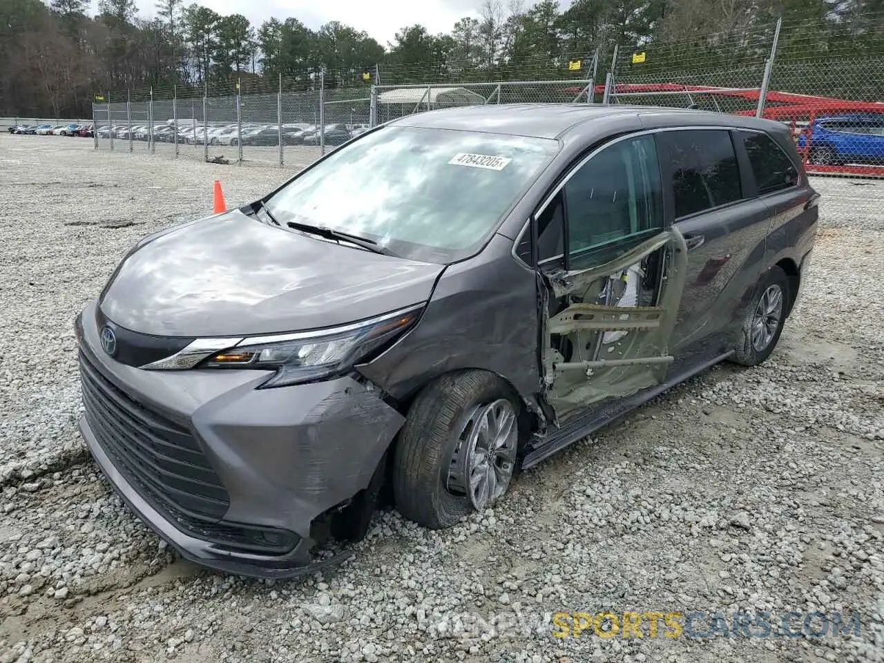 1 Photograph of a damaged car 5TDKRKEC5RS208155 TOYOTA All Models 2024