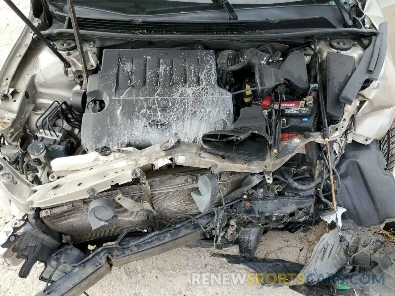 11 Photograph of a damaged car 4T1BK1EBXFU144770 TOYOTA AVALON 2015
