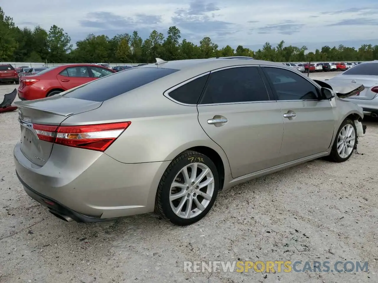 3 Photograph of a damaged car 4T1BK1EBXFU144770 TOYOTA AVALON 2015