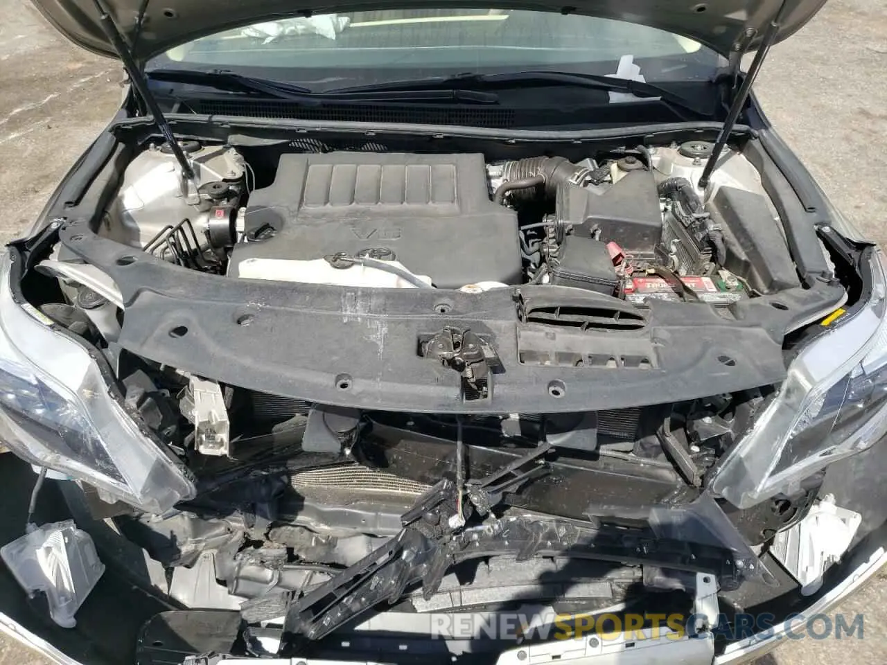 11 Photograph of a damaged car 4T1BK1EB2HU255123 TOYOTA AVALON 2017