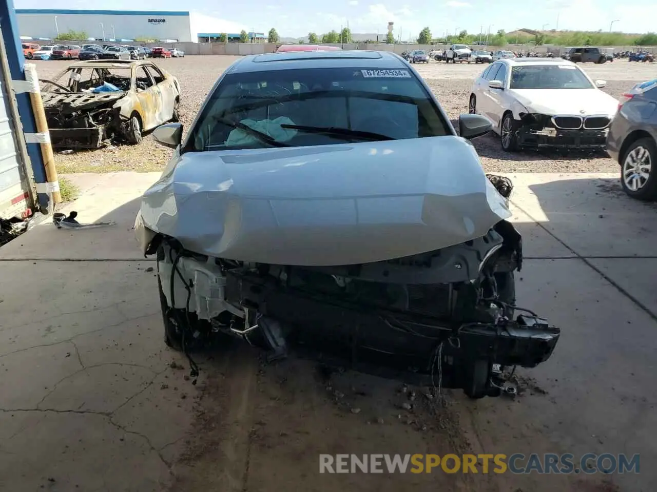5 Photograph of a damaged car 4T1BK1EB3HU260167 TOYOTA AVALON 2017