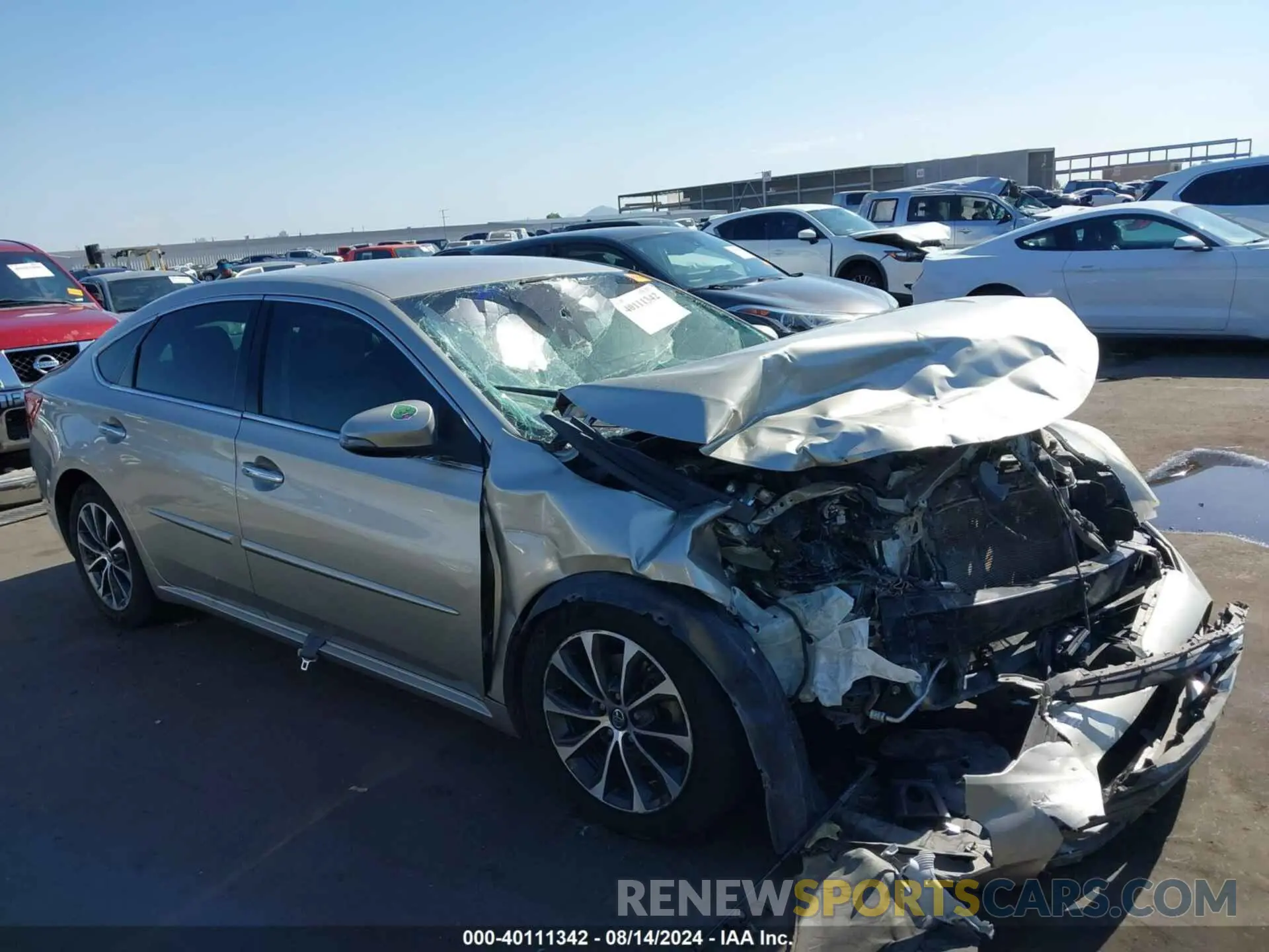 1 Photograph of a damaged car 4T1BK1EB0JU277871 TOYOTA AVALON 2018