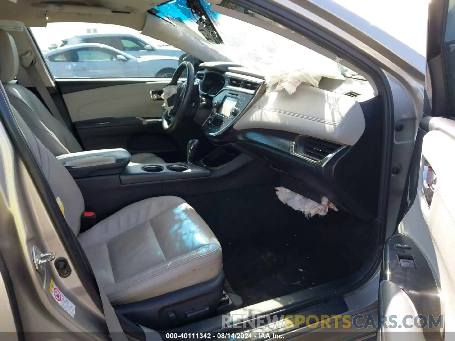 5 Photograph of a damaged car 4T1BK1EB0JU277871 TOYOTA AVALON 2018