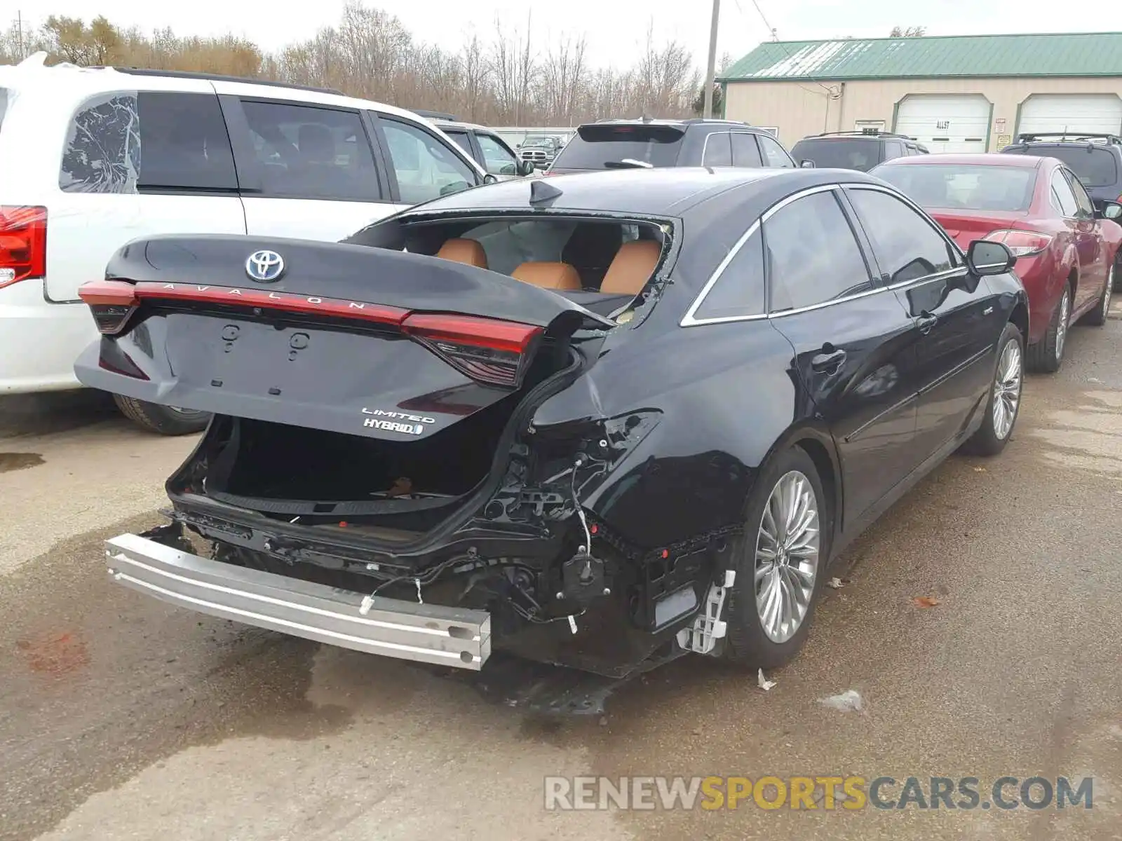 4 Photograph of a damaged car 4T1B21FB0KU003490 TOYOTA AVALON 2019