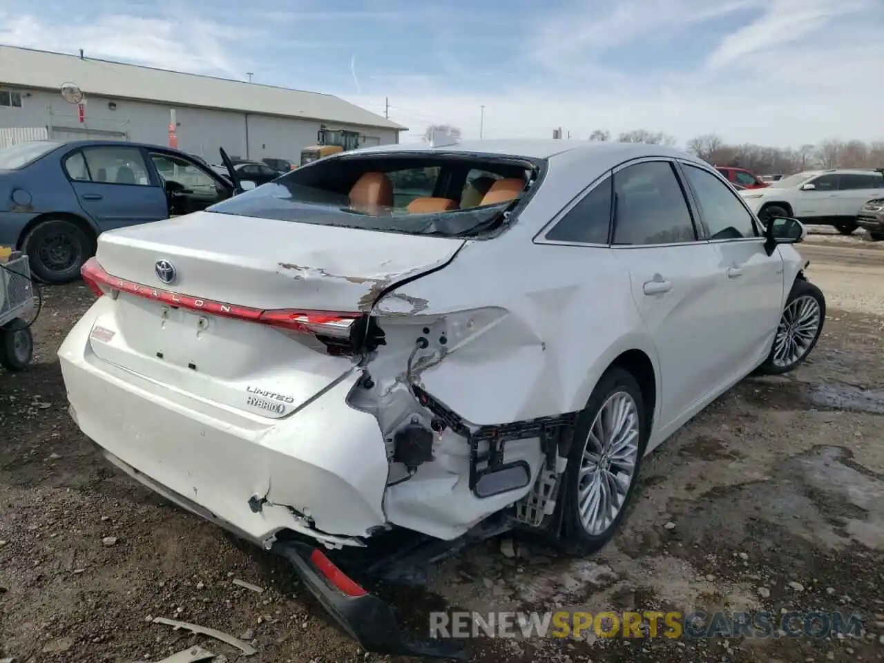 4 Photograph of a damaged car 4T1B21FB0KU003750 TOYOTA AVALON 2019