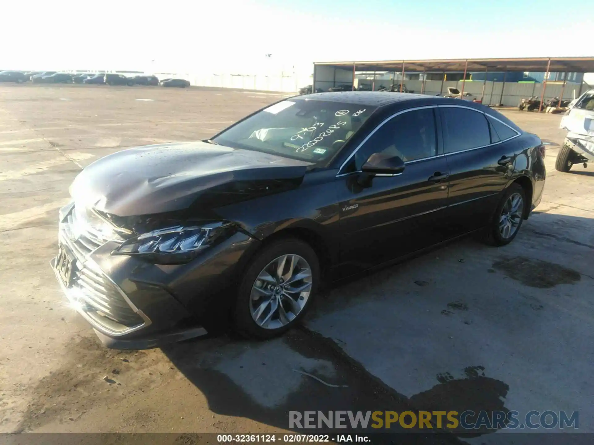 2 Photograph of a damaged car 4T1B21FB0KU004526 TOYOTA AVALON 2019