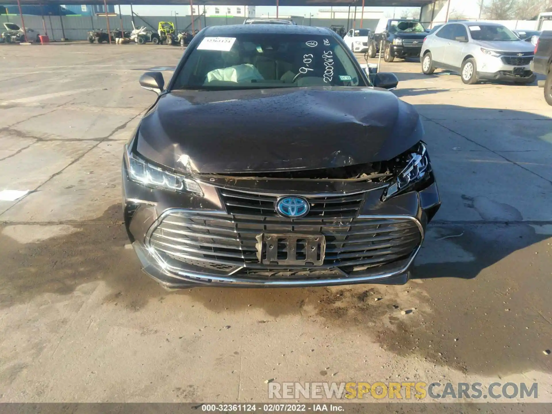 6 Photograph of a damaged car 4T1B21FB0KU004526 TOYOTA AVALON 2019