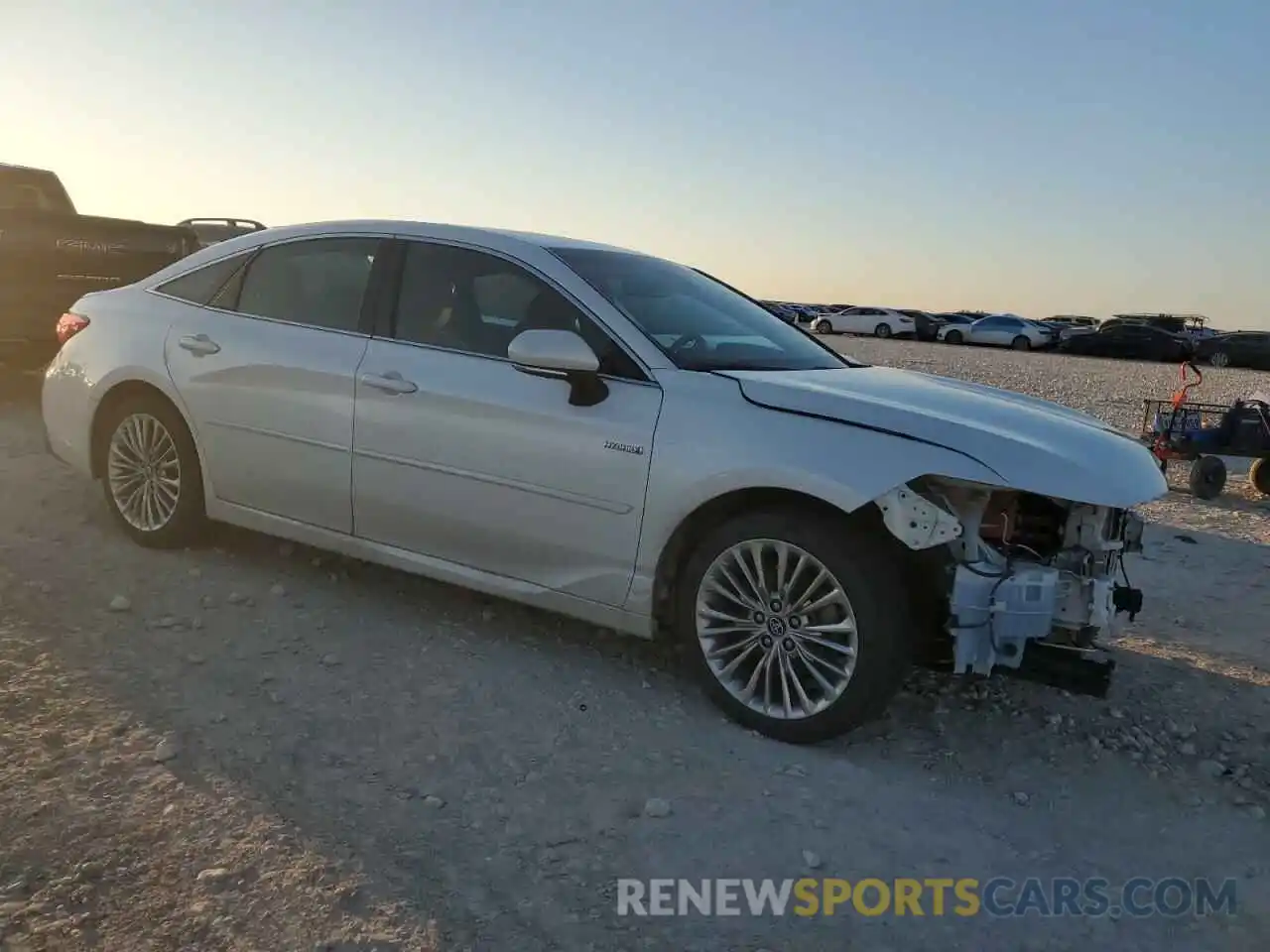 4 Photograph of a damaged car 4T1B21FB0KU005921 TOYOTA AVALON 2019