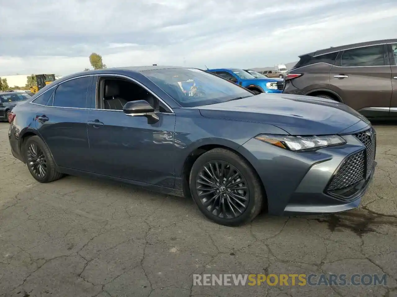 4 Photograph of a damaged car 4T1B21FB1KU003577 TOYOTA AVALON 2019