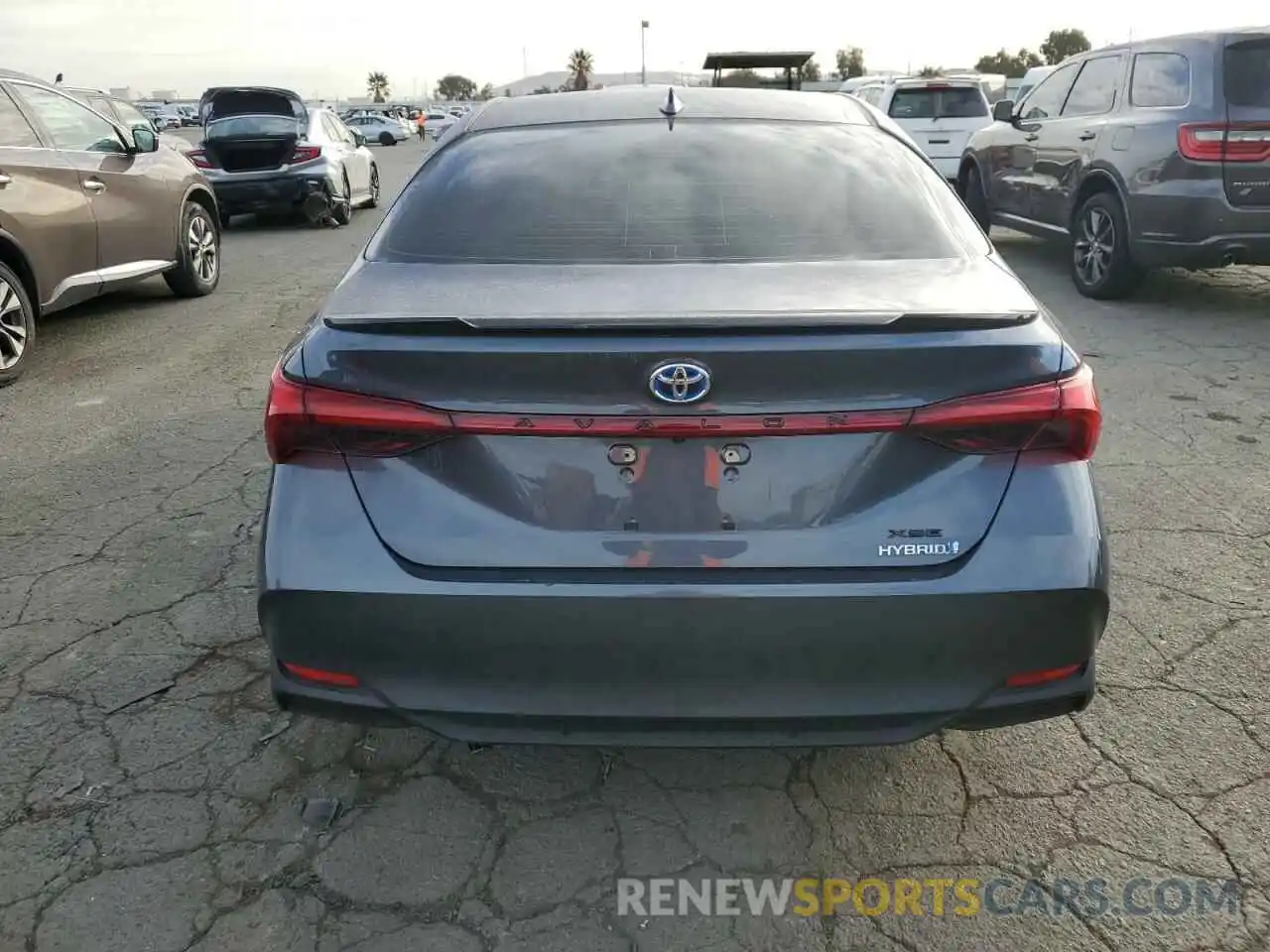 6 Photograph of a damaged car 4T1B21FB1KU003577 TOYOTA AVALON 2019