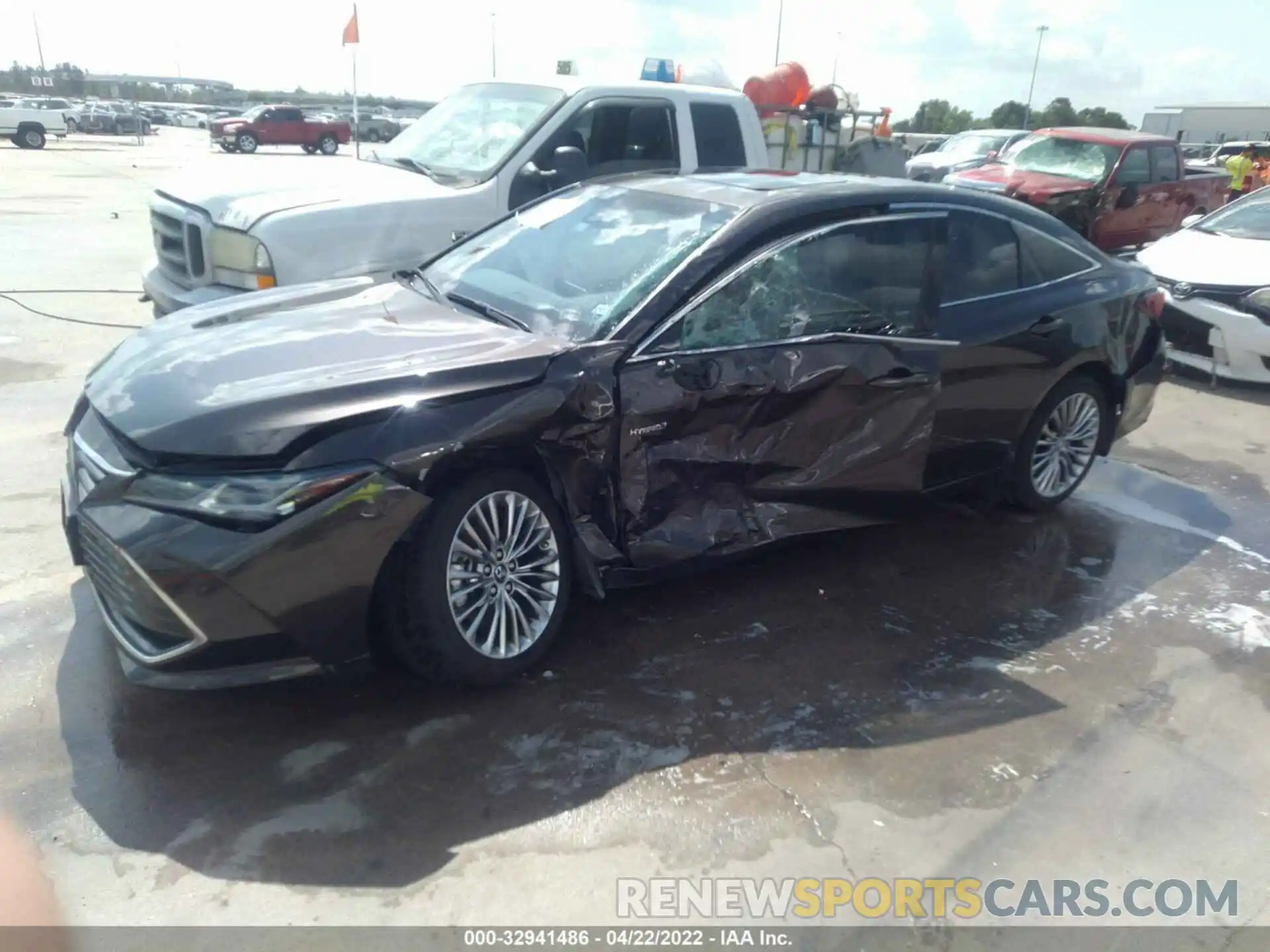 2 Photograph of a damaged car 4T1B21FB1KU007418 TOYOTA AVALON 2019