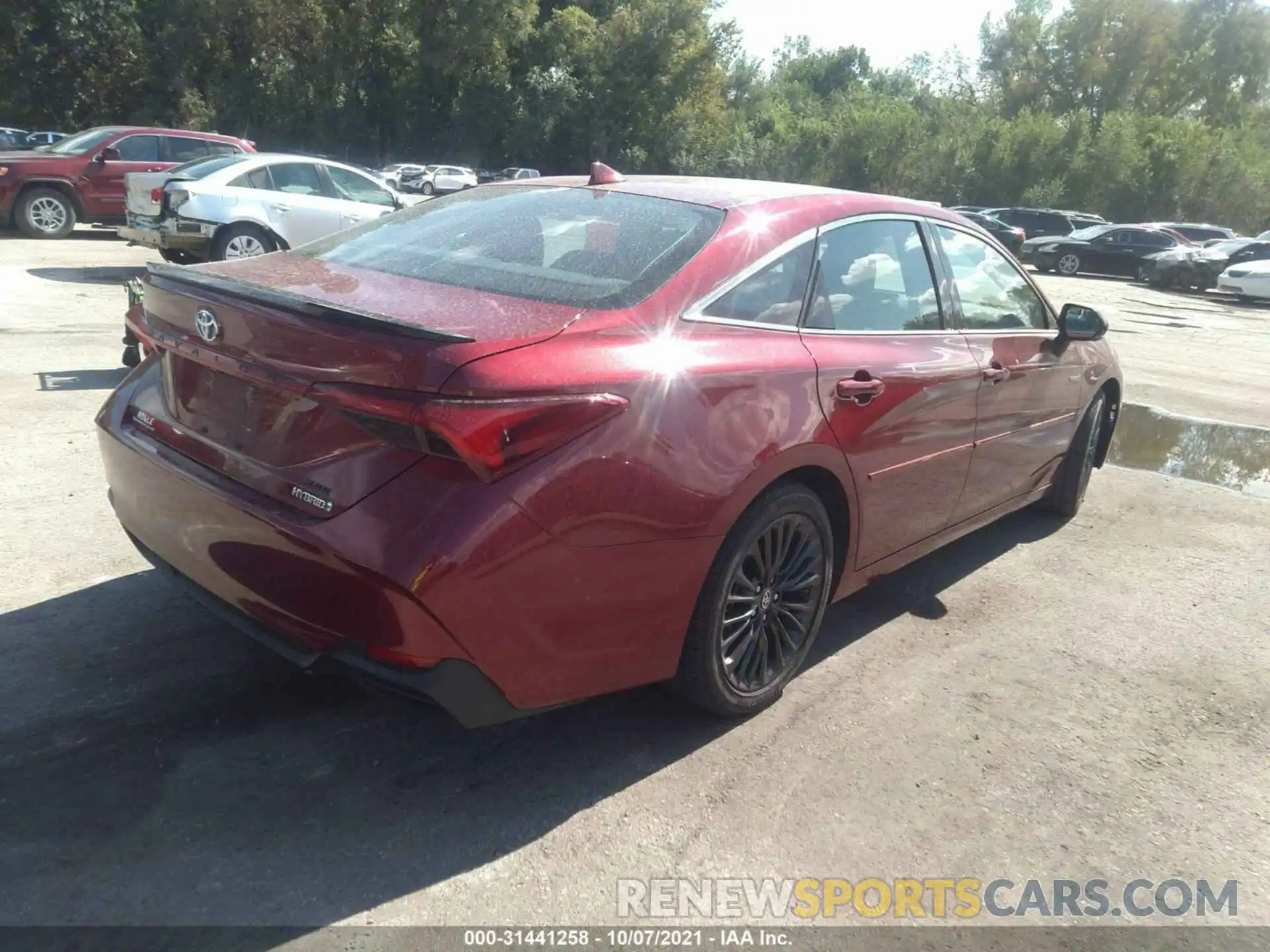 4 Photograph of a damaged car 4T1B21FB2KU001451 TOYOTA AVALON 2019