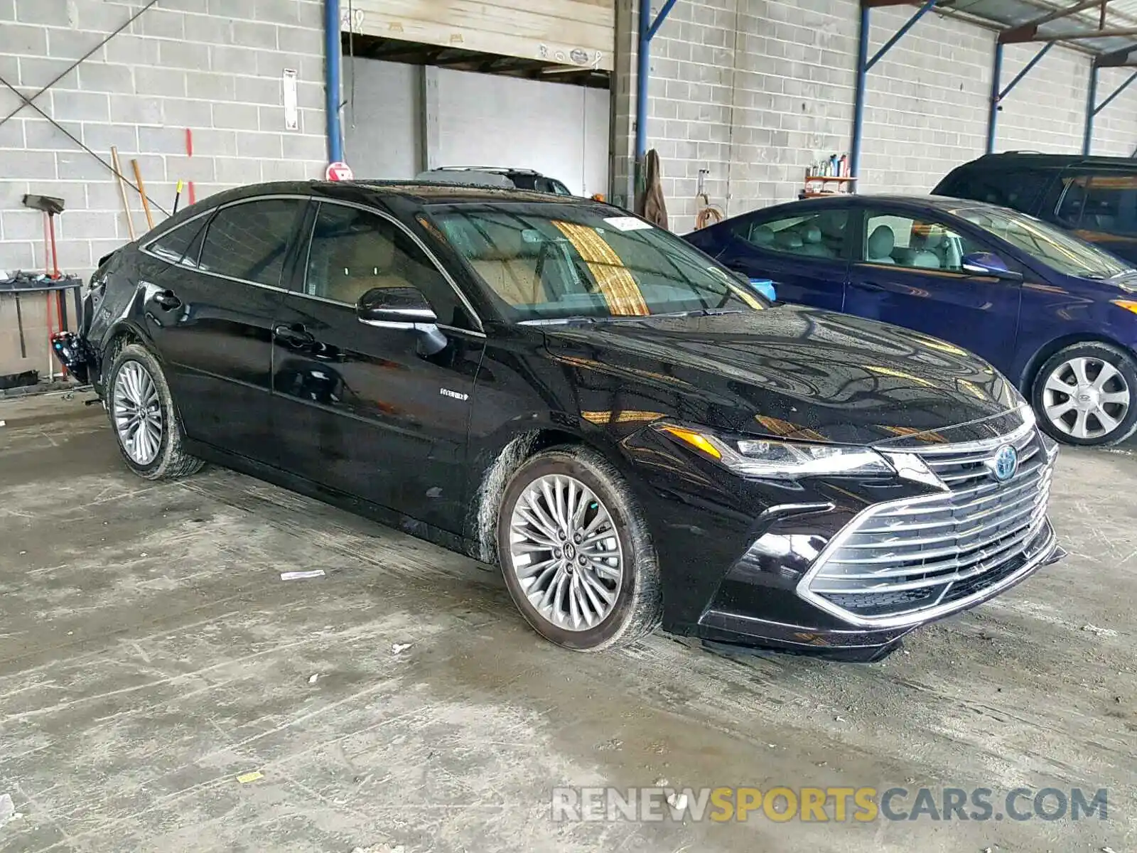 1 Photograph of a damaged car 4T1B21FB2KU004284 TOYOTA AVALON 2019