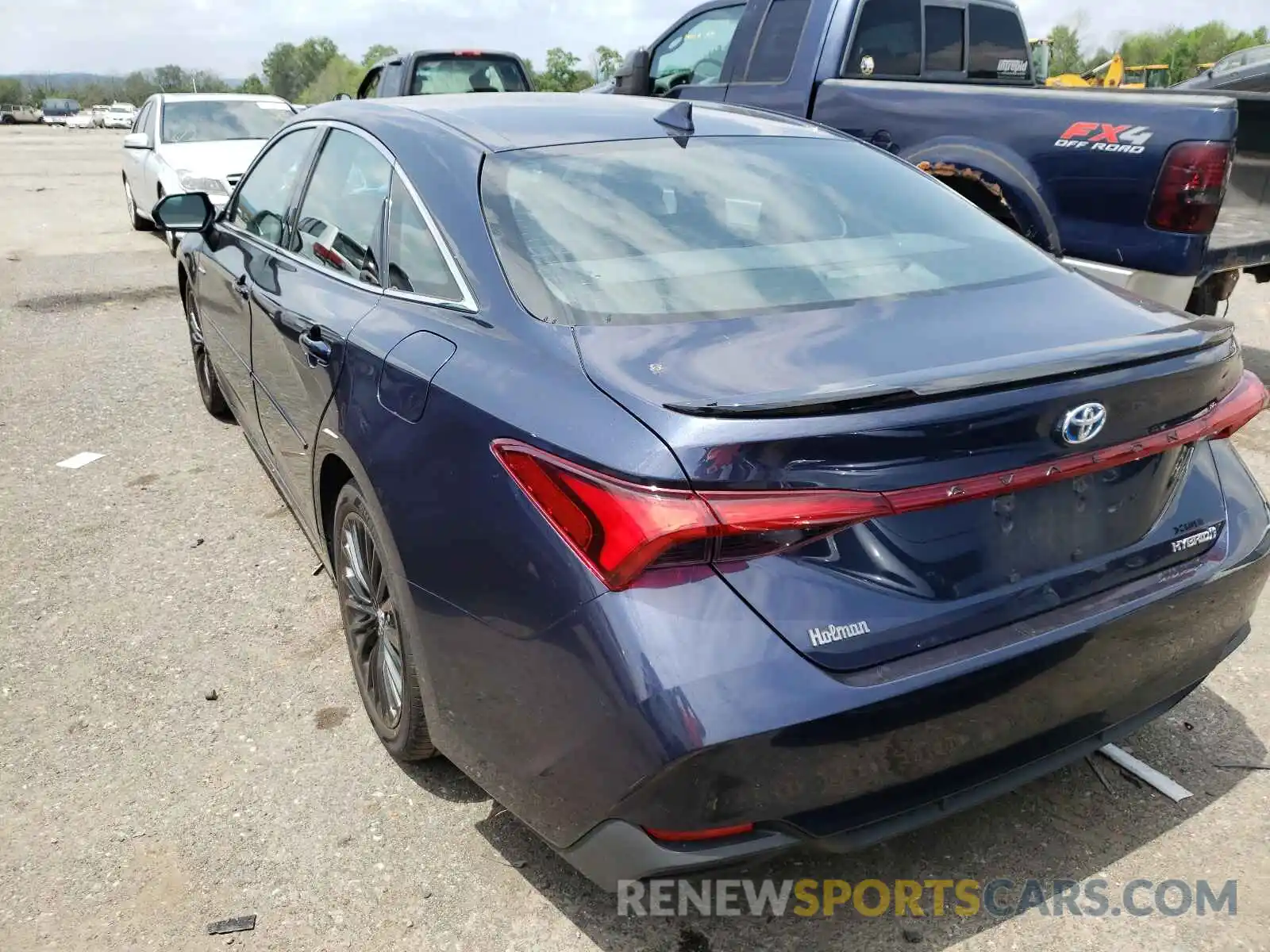 3 Photograph of a damaged car 4T1B21FB2KU005015 TOYOTA AVALON 2019