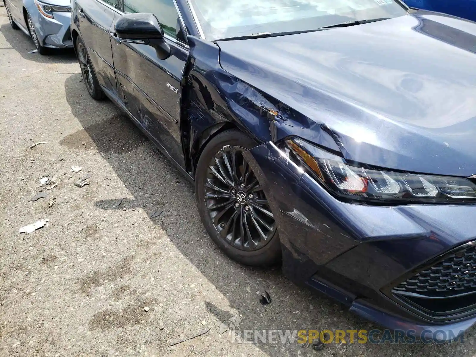 9 Photograph of a damaged car 4T1B21FB2KU005015 TOYOTA AVALON 2019