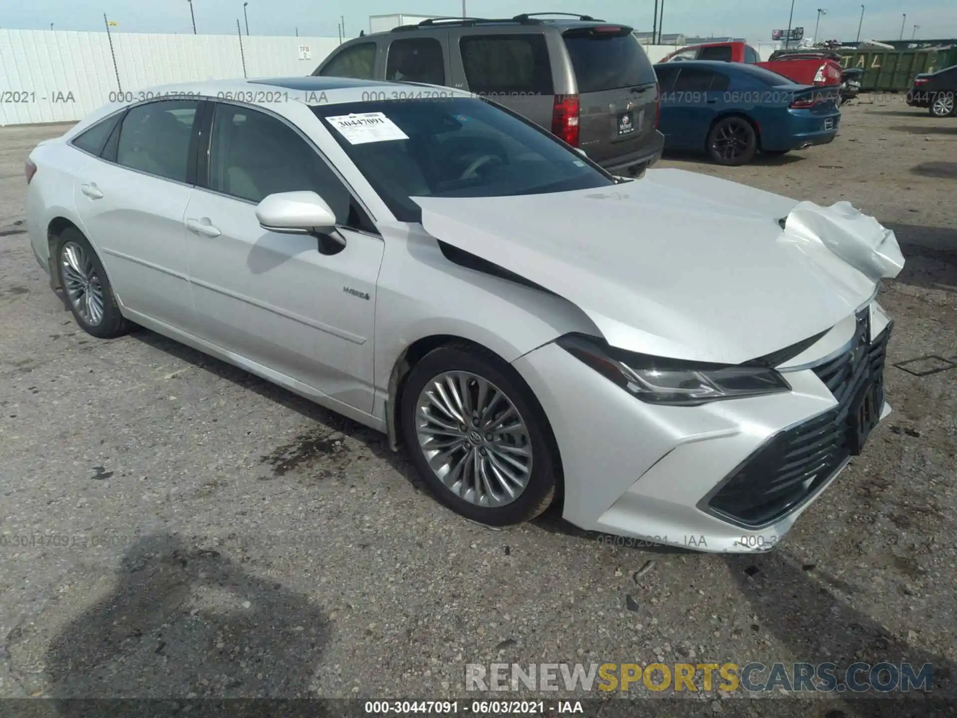 1 Photograph of a damaged car 4T1B21FB2KU006651 TOYOTA AVALON 2019