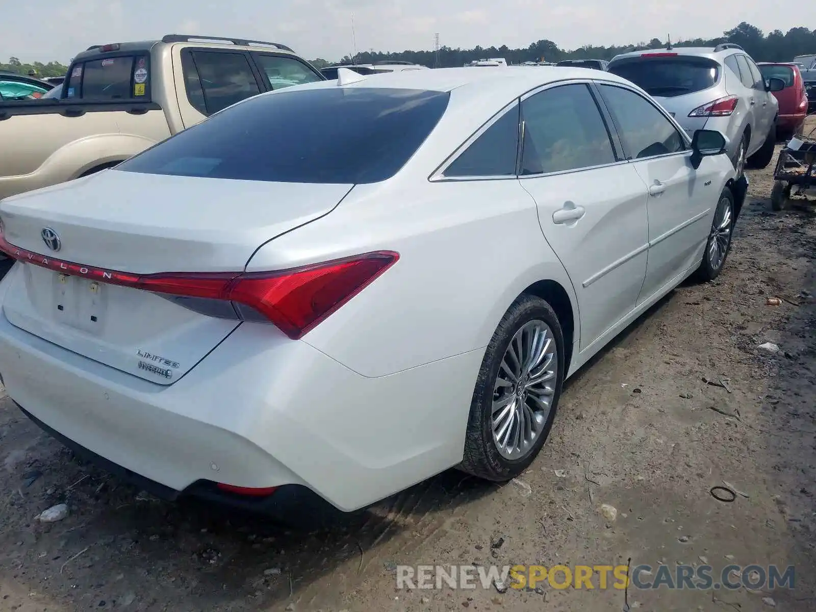 4 Photograph of a damaged car 4T1B21FB2KU010053 TOYOTA AVALON 2019