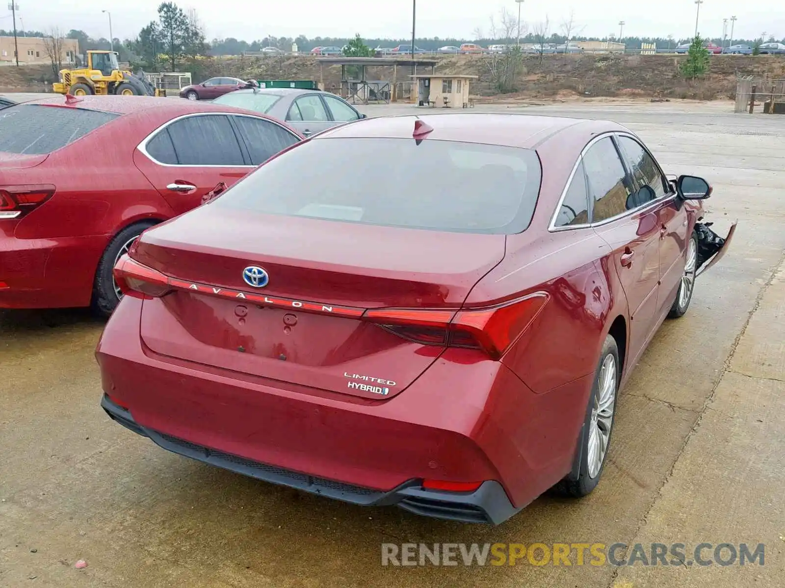 4 Photograph of a damaged car 4T1B21FB3KU001930 TOYOTA AVALON 2019