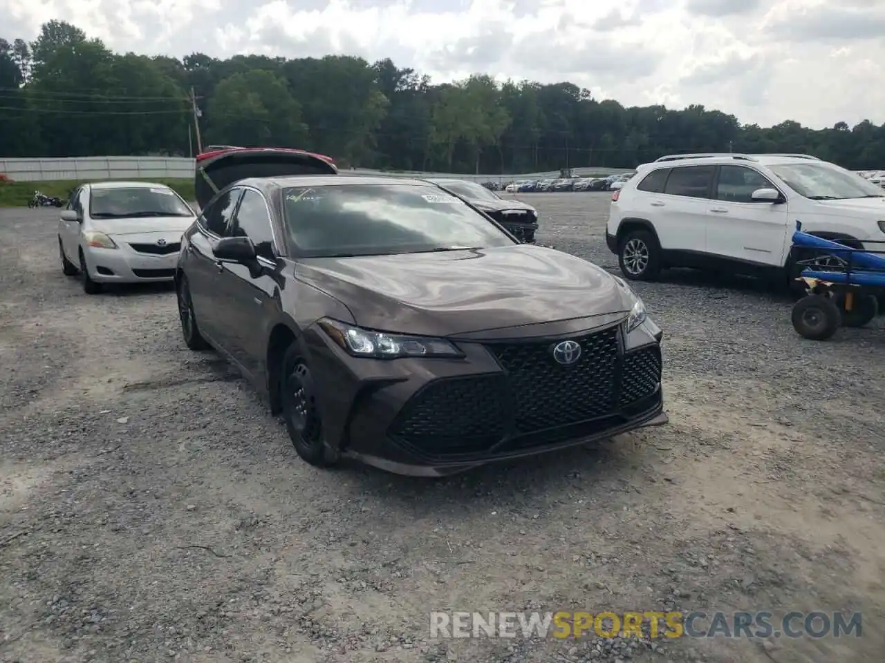 1 Photograph of a damaged car 4T1B21FB3KU002995 TOYOTA AVALON 2019