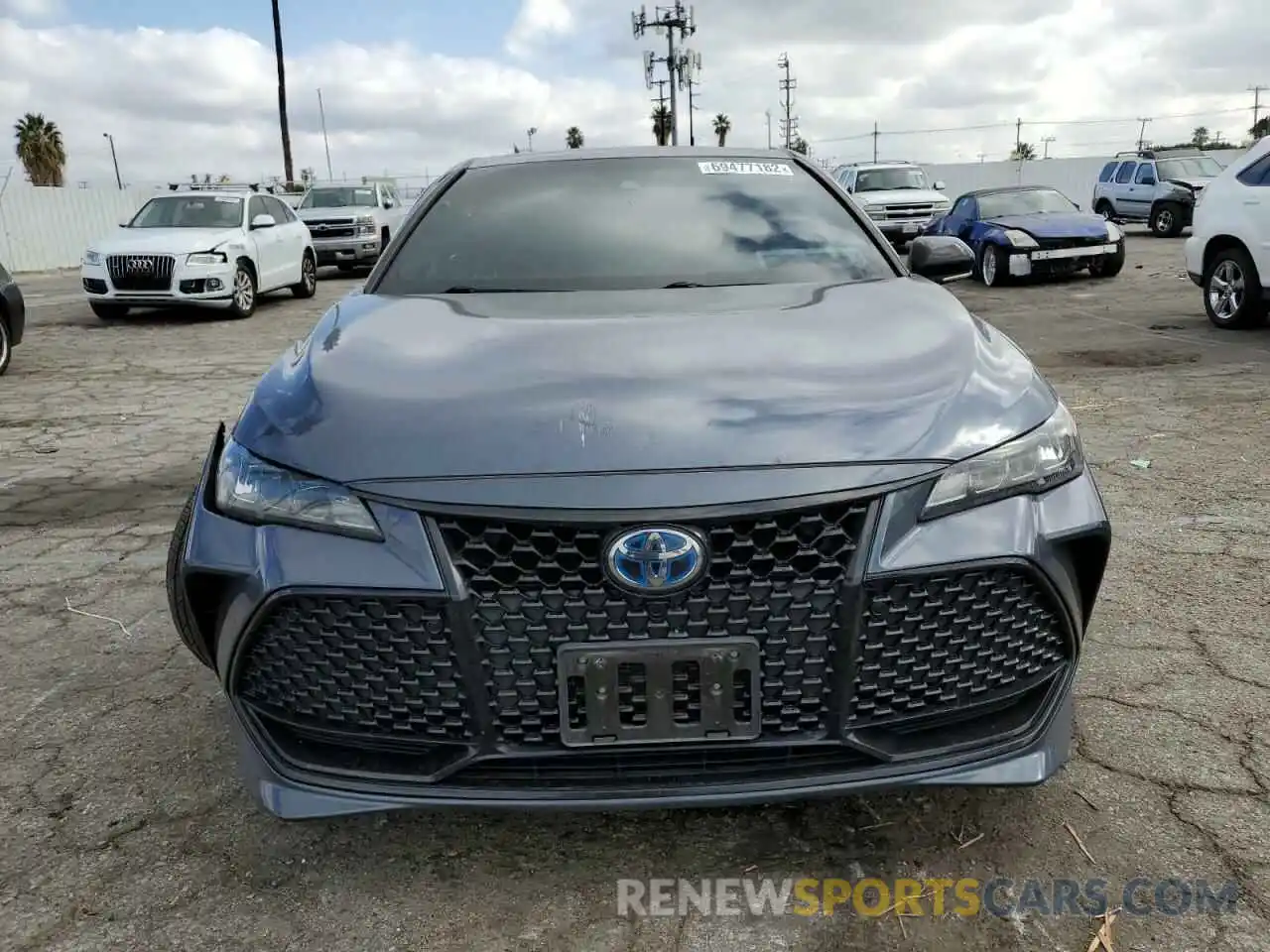 5 Photograph of a damaged car 4T1B21FB3KU003922 TOYOTA AVALON 2019