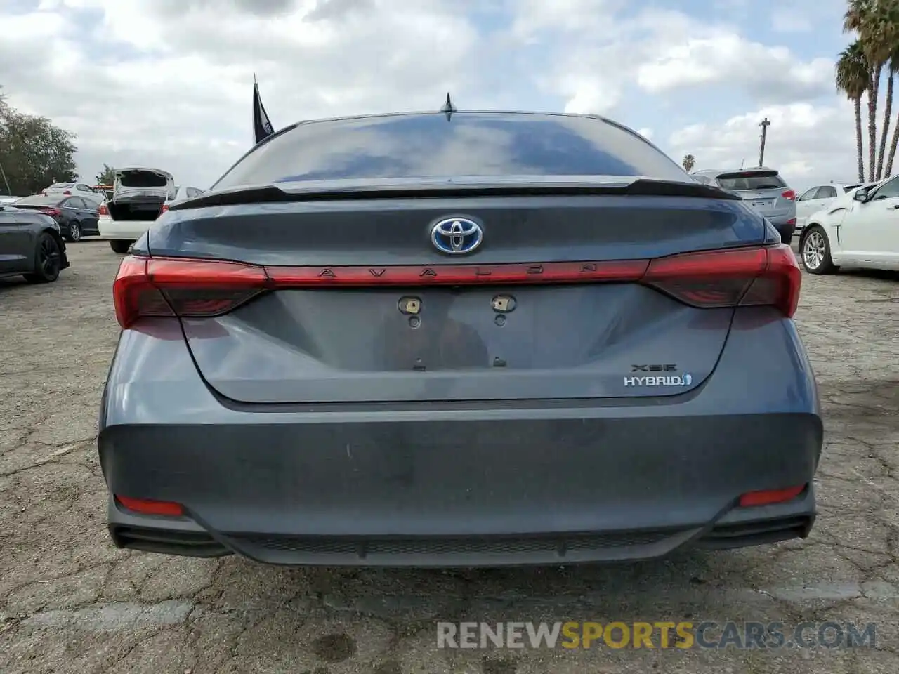 6 Photograph of a damaged car 4T1B21FB3KU003922 TOYOTA AVALON 2019