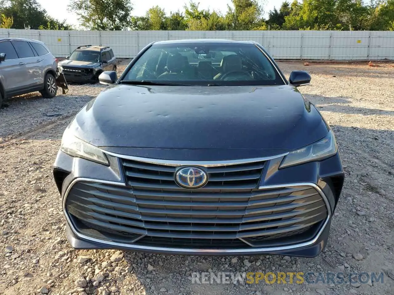 5 Photograph of a damaged car 4T1B21FB5KU011875 TOYOTA AVALON 2019