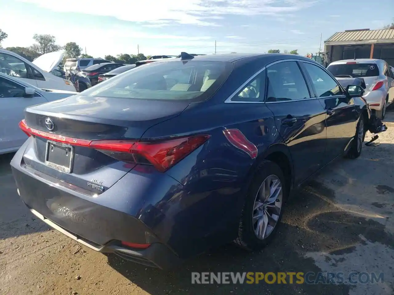 4 Photograph of a damaged car 4T1B21FB6KU002313 TOYOTA AVALON 2019