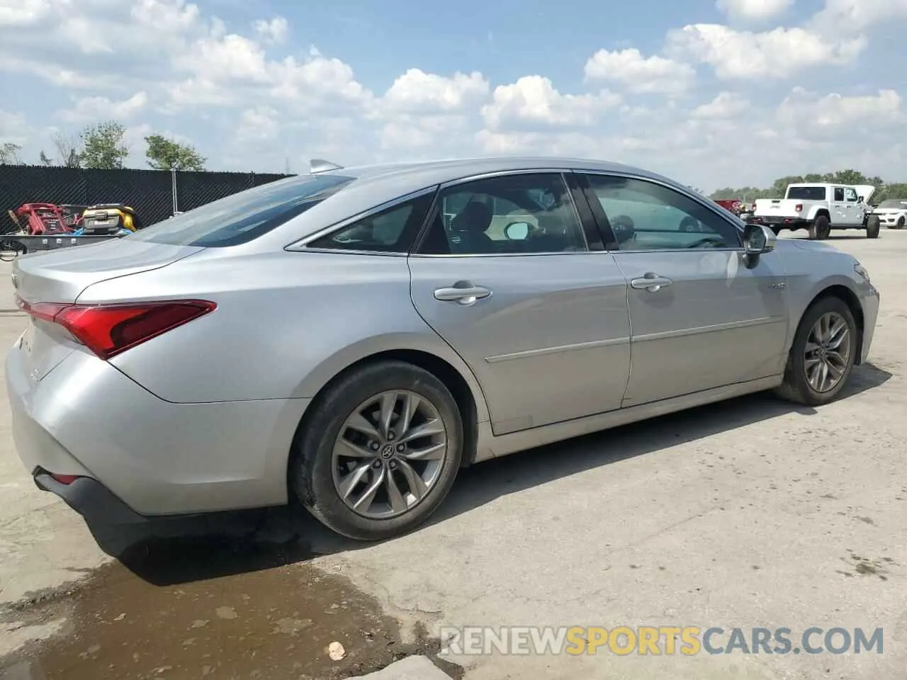 3 Photograph of a damaged car 4T1B21FB6KU004885 TOYOTA AVALON 2019