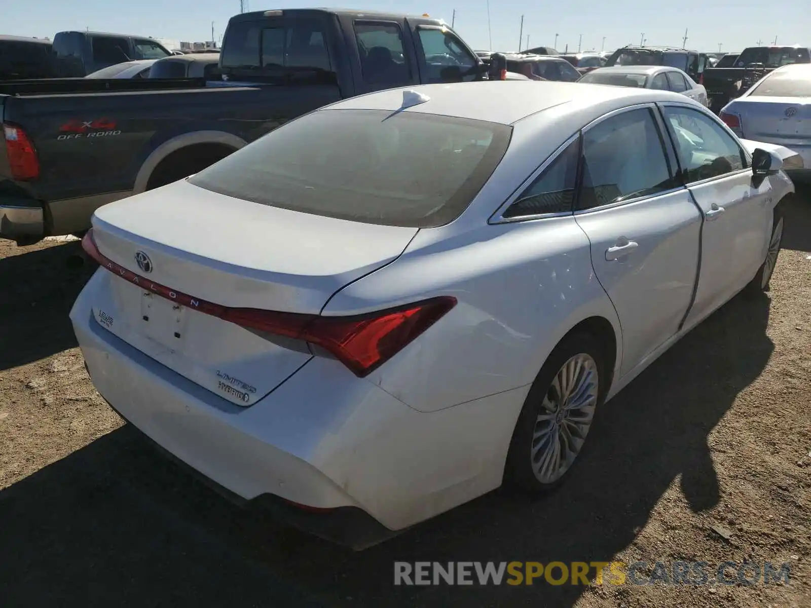 4 Photograph of a damaged car 4T1B21FB6KU006748 TOYOTA AVALON 2019