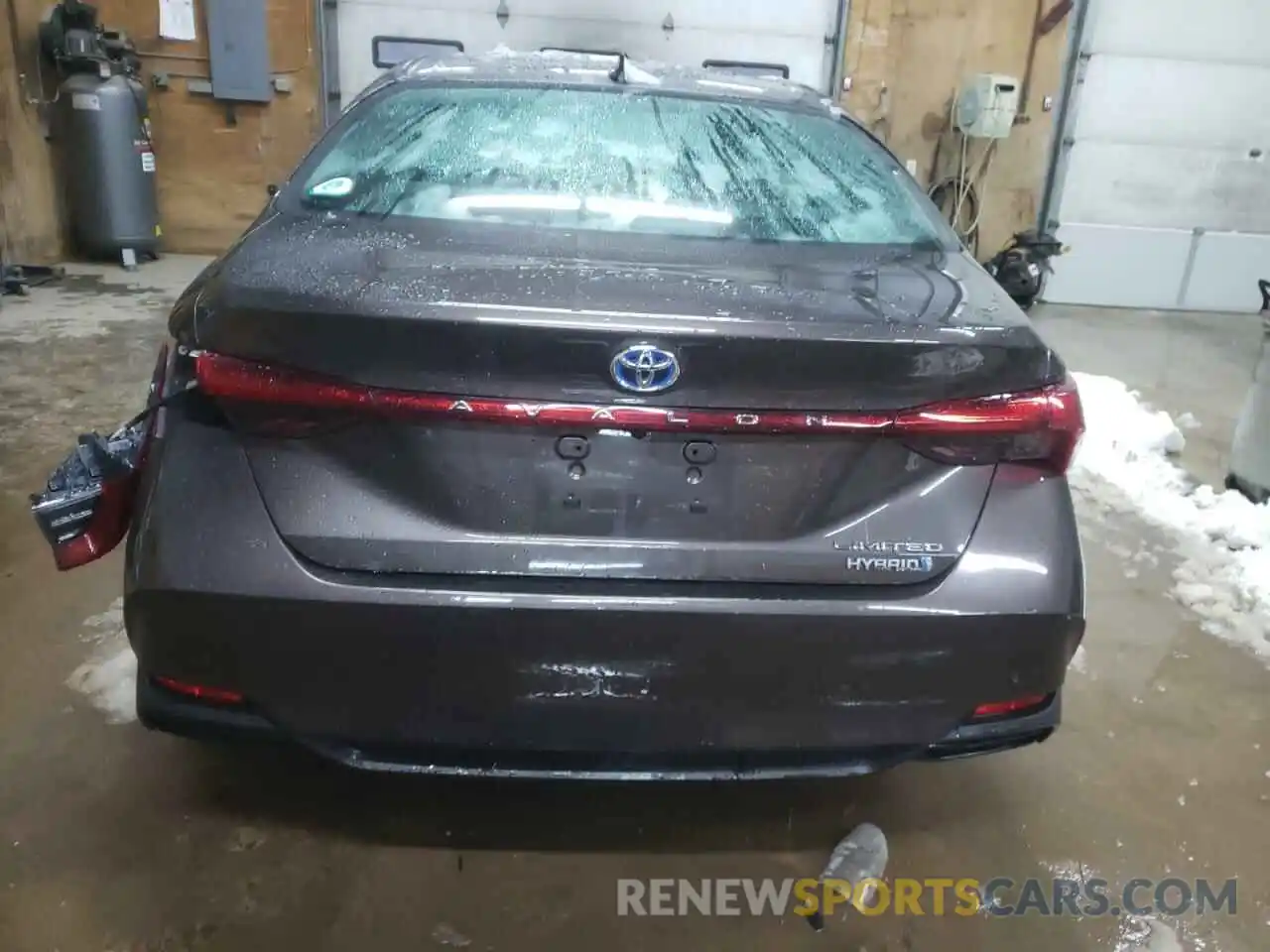 6 Photograph of a damaged car 4T1B21FB6KU006832 TOYOTA AVALON 2019