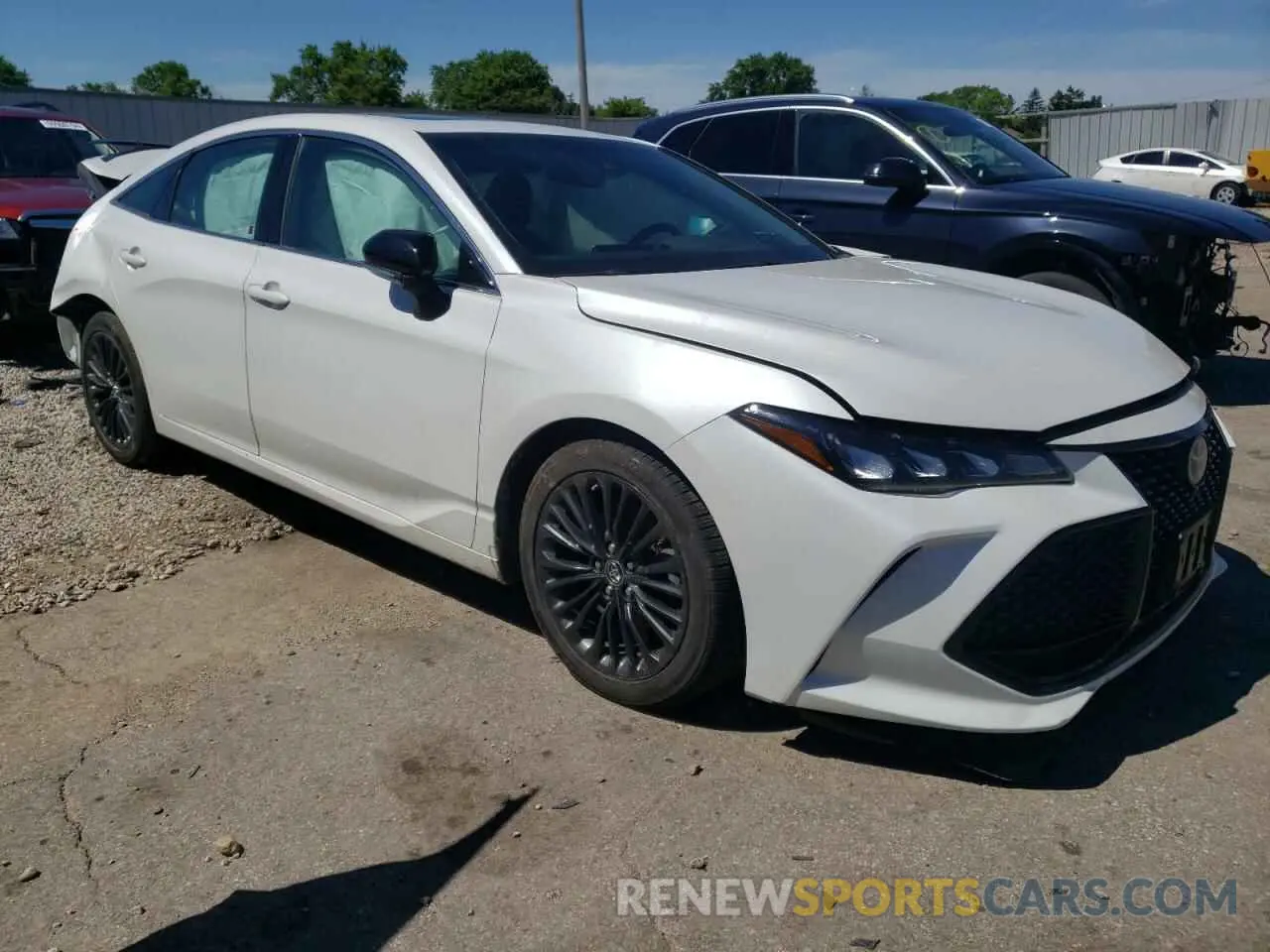 4 Photograph of a damaged car 4T1B21FB6KU010122 TOYOTA AVALON 2019