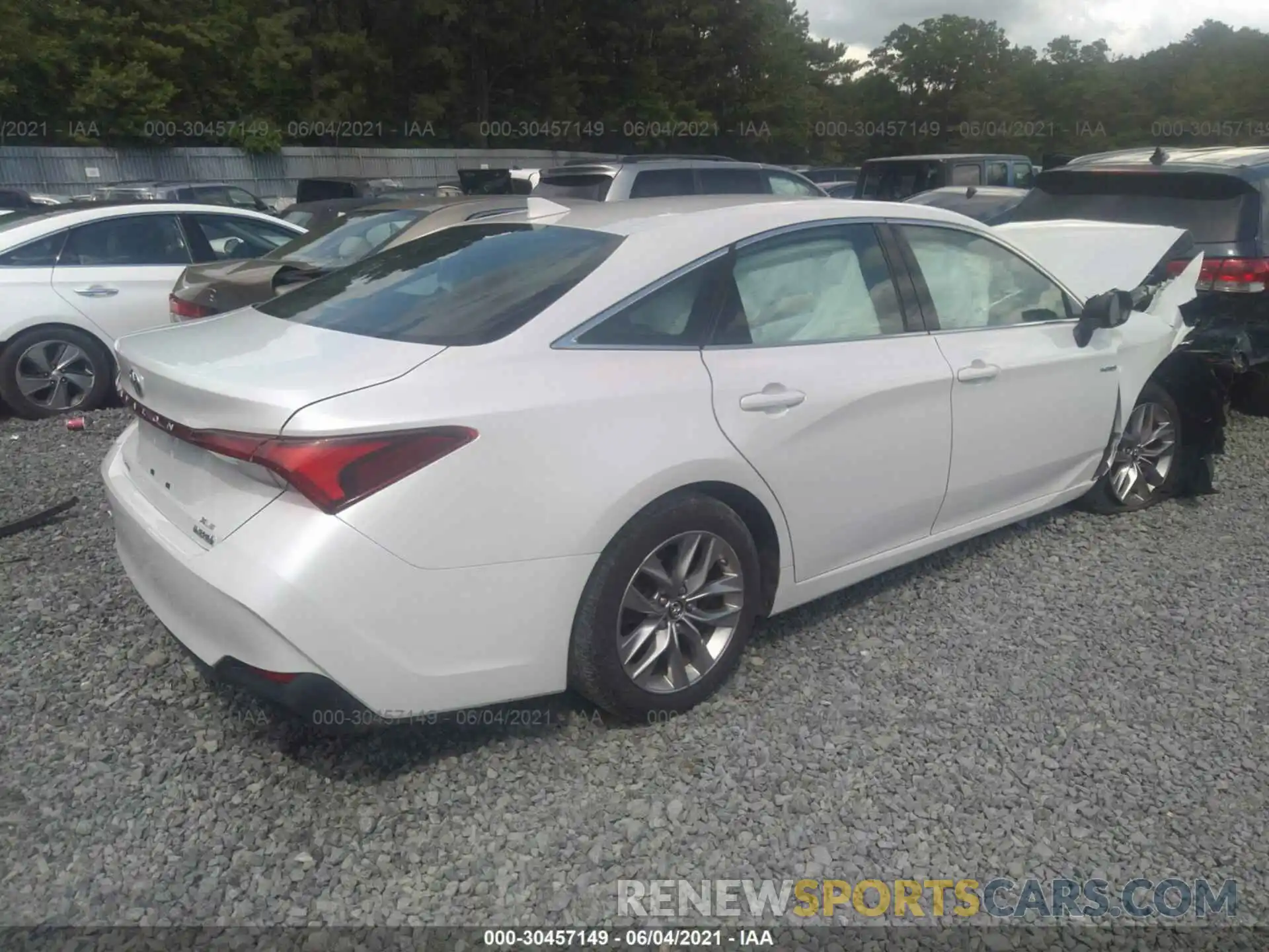 4 Photograph of a damaged car 4T1B21FB7KU001400 TOYOTA AVALON 2019