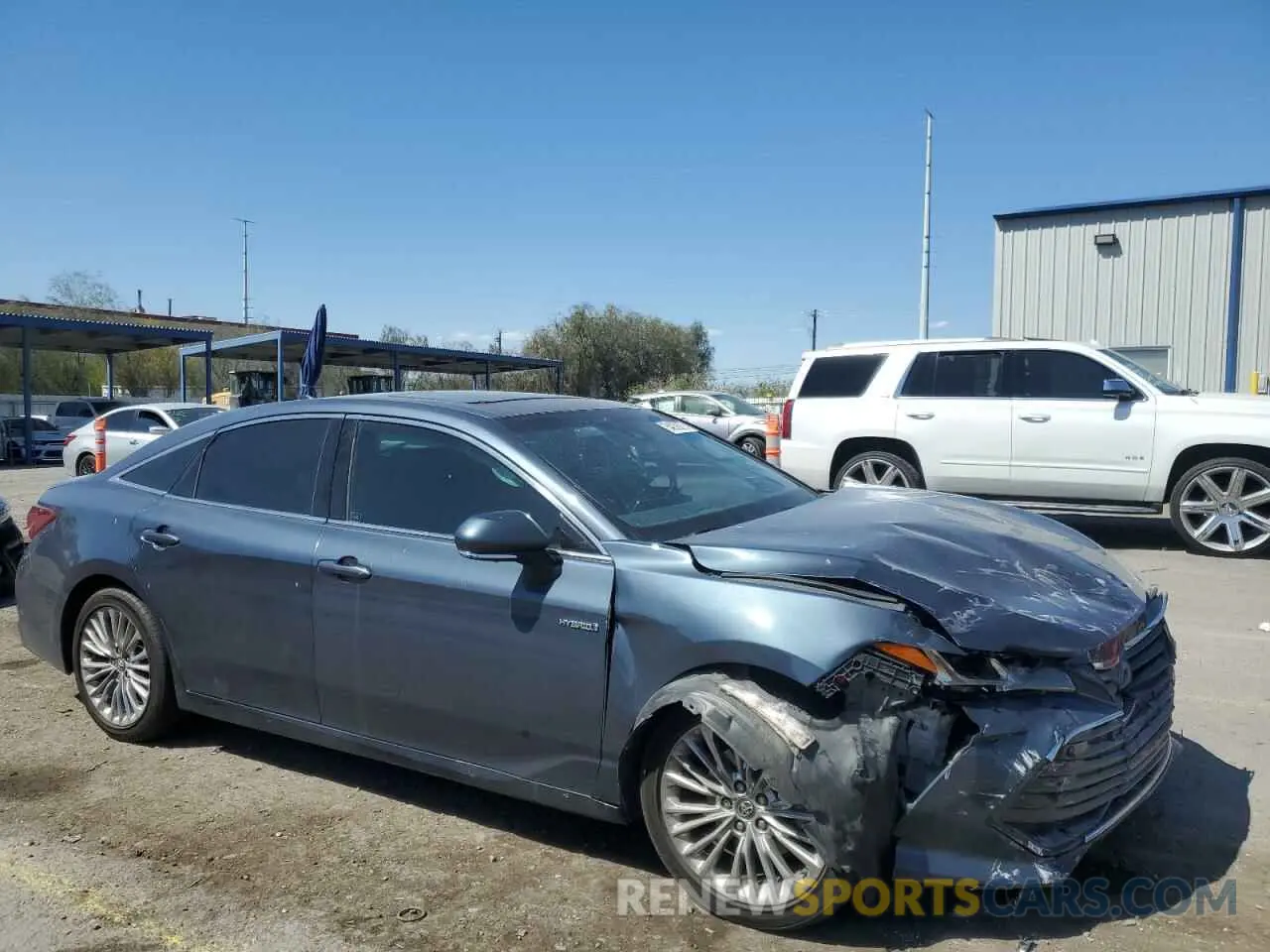 4 Photograph of a damaged car 4T1B21FB7KU002918 TOYOTA AVALON 2019