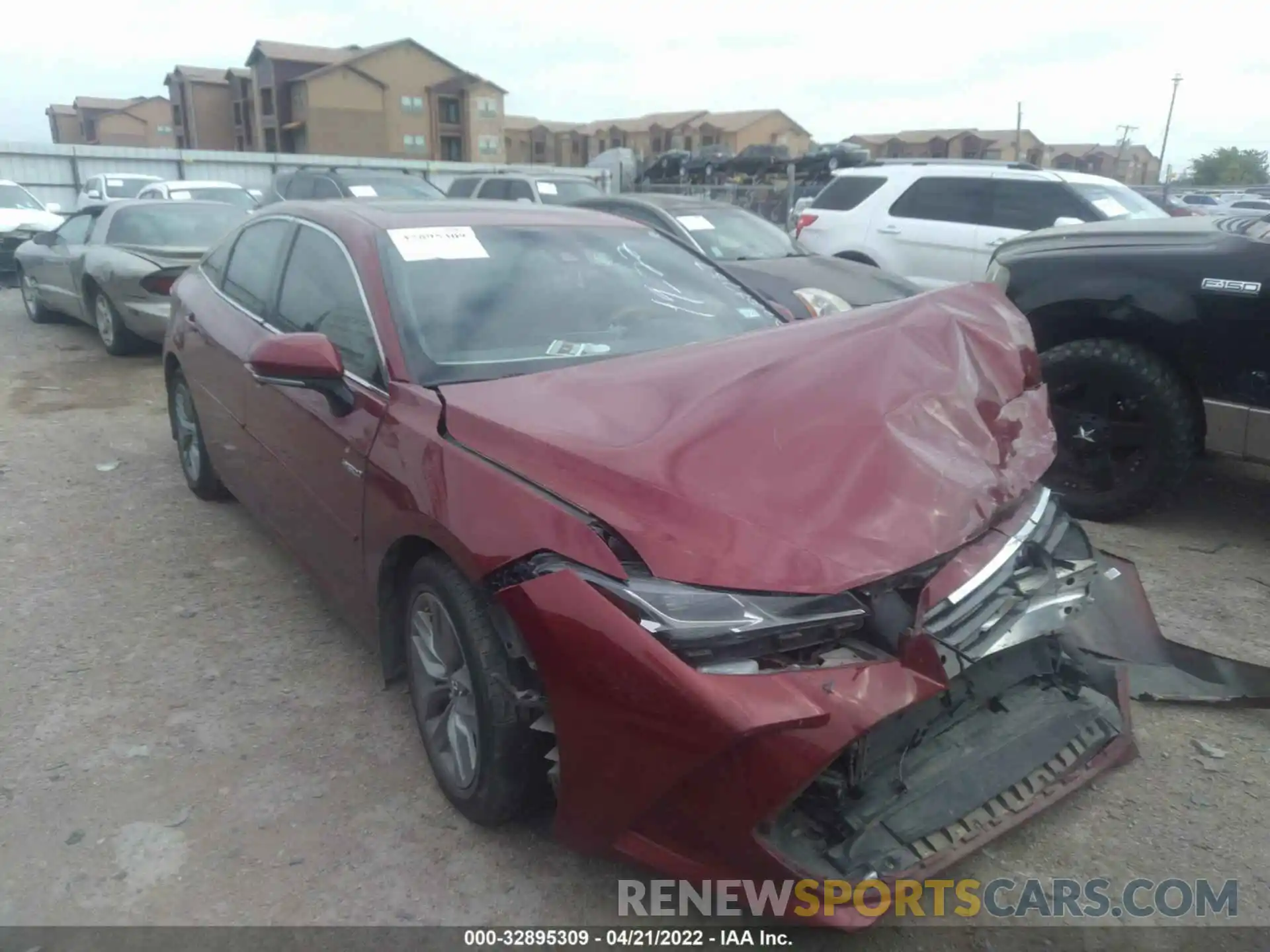 1 Photograph of a damaged car 4T1B21FB8KU004693 TOYOTA AVALON 2019