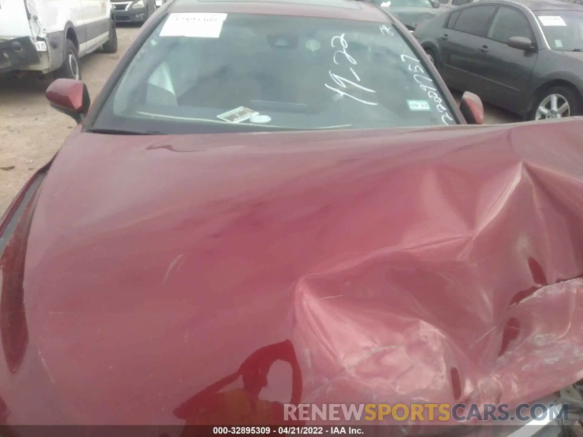 10 Photograph of a damaged car 4T1B21FB8KU004693 TOYOTA AVALON 2019