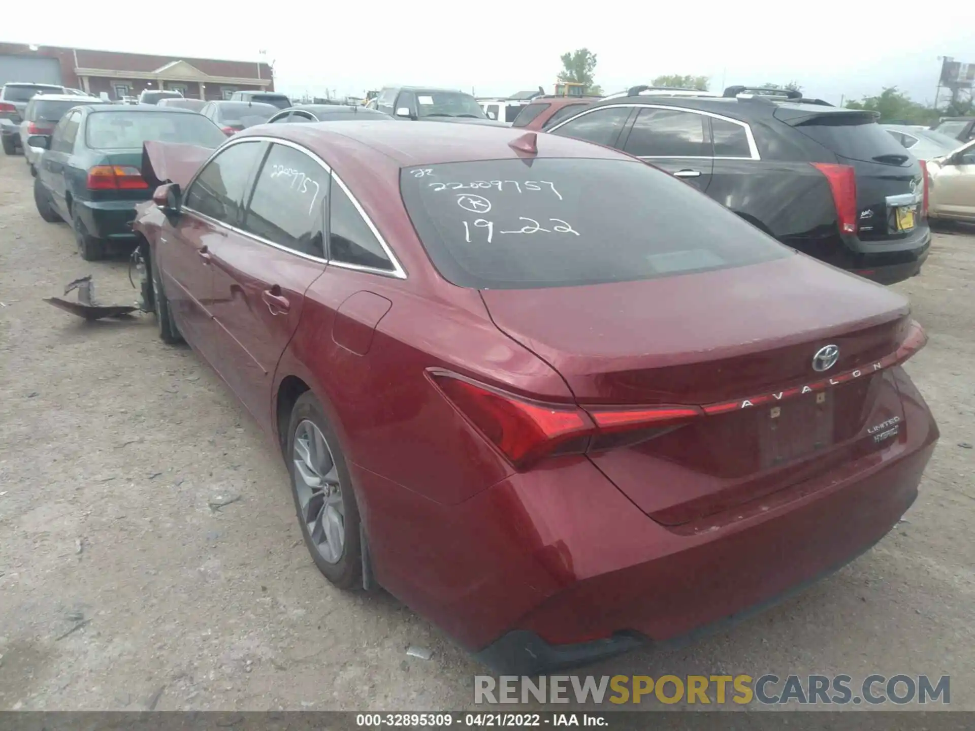 3 Photograph of a damaged car 4T1B21FB8KU004693 TOYOTA AVALON 2019