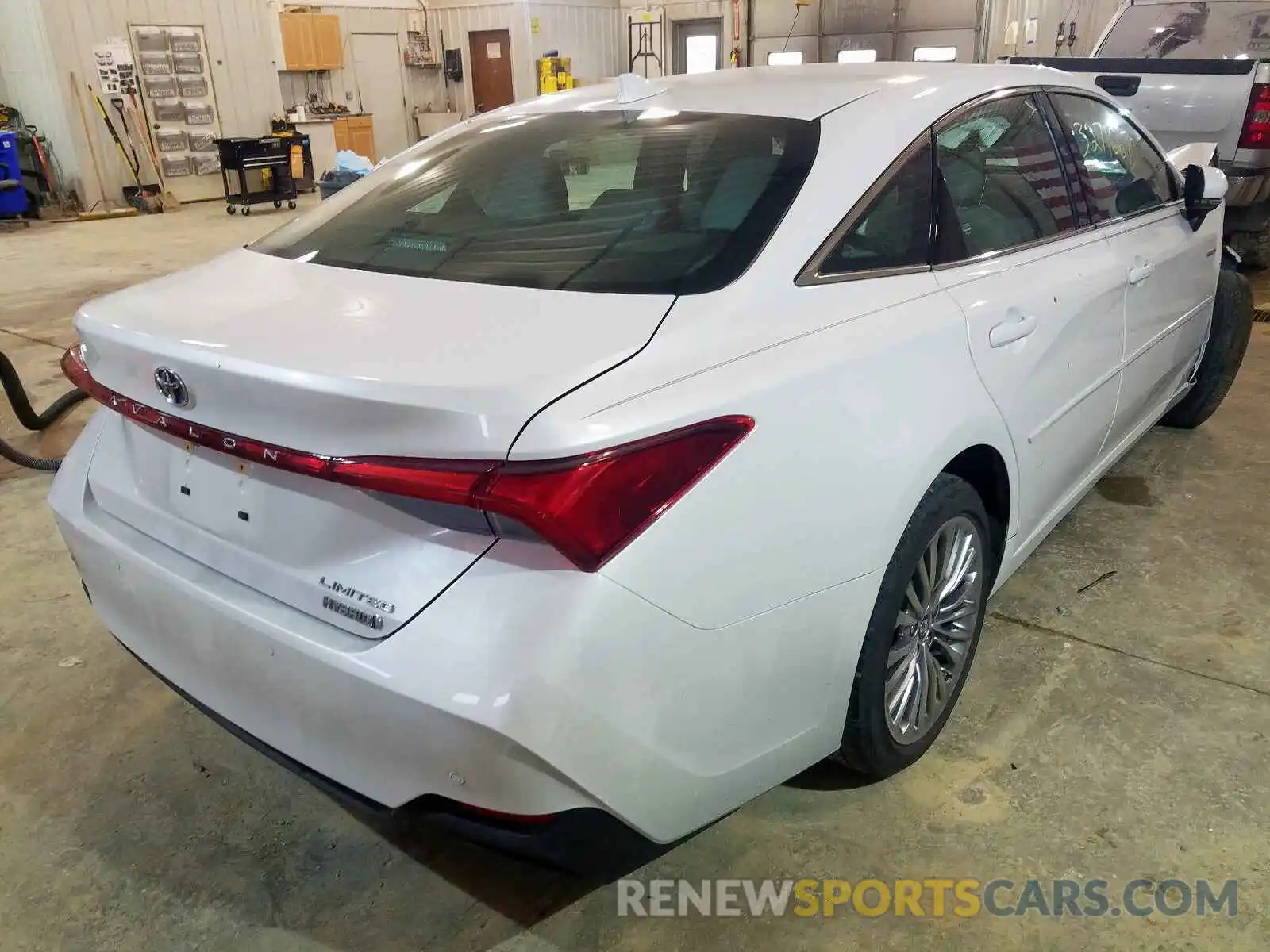 4 Photograph of a damaged car 4T1B21FB8KU007450 TOYOTA AVALON 2019