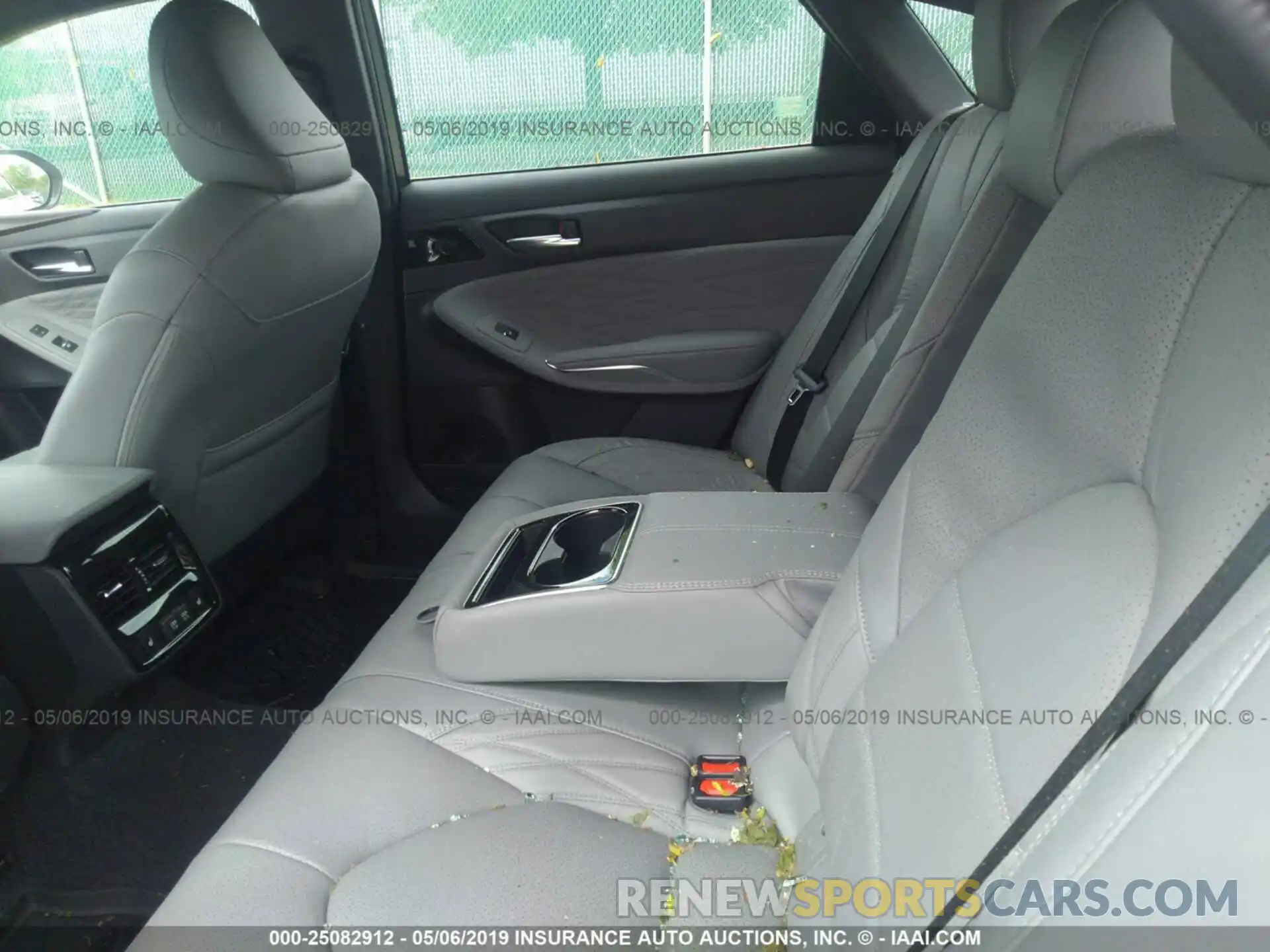 8 Photograph of a damaged car 4T1B21FB8KU008405 TOYOTA AVALON 2019