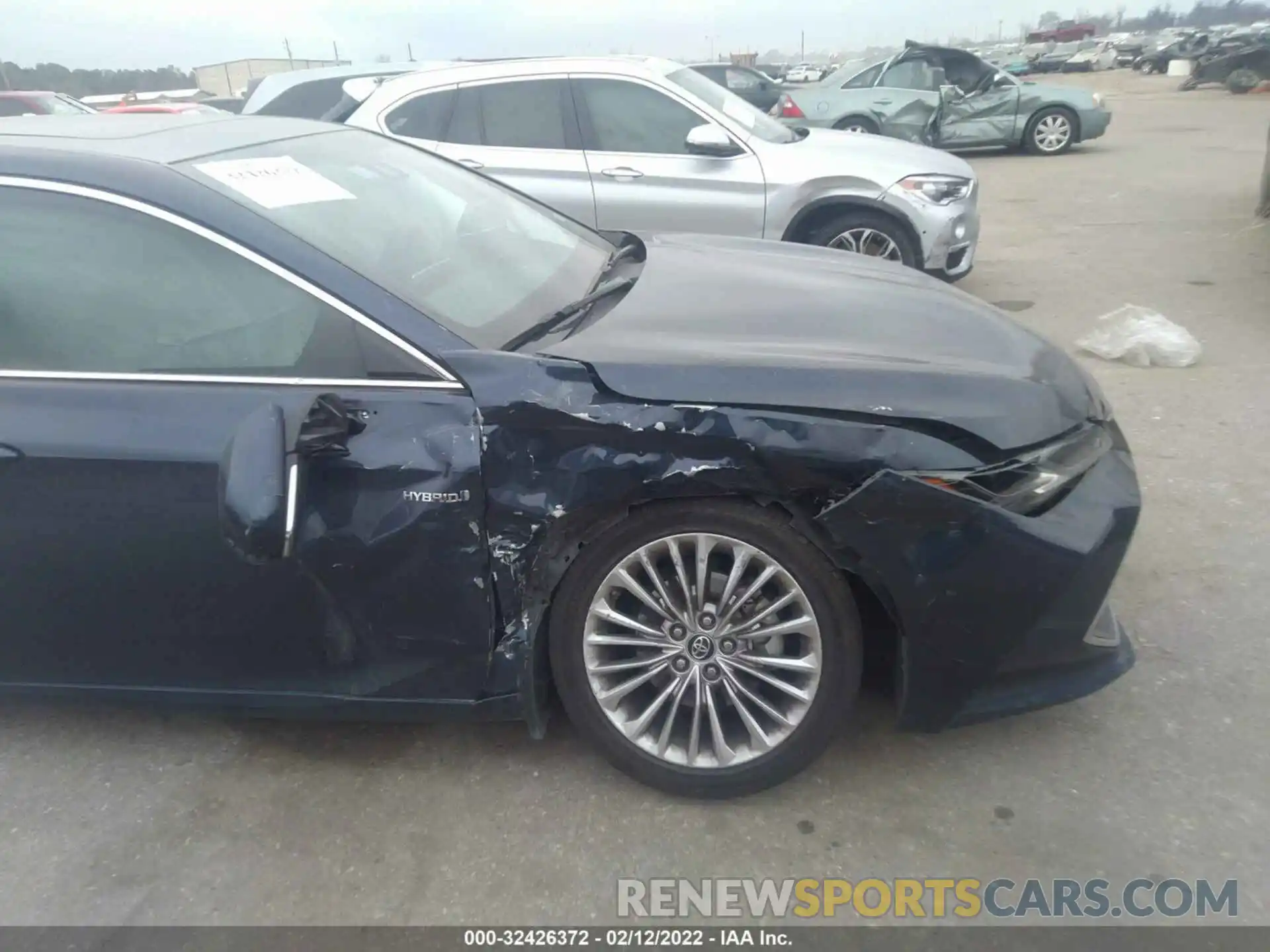 6 Photograph of a damaged car 4T1B21FB8KU010025 TOYOTA AVALON 2019