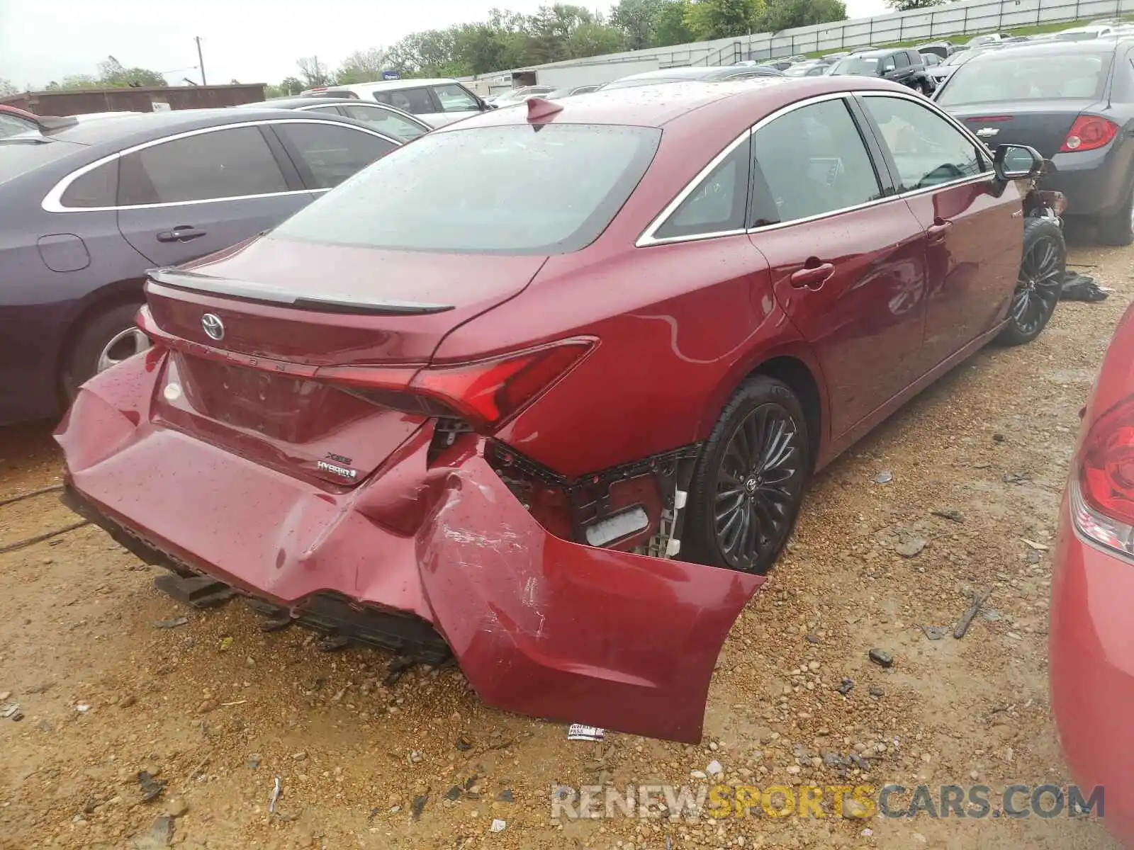 4 Photograph of a damaged car 4T1B21FB9KU002130 TOYOTA AVALON 2019