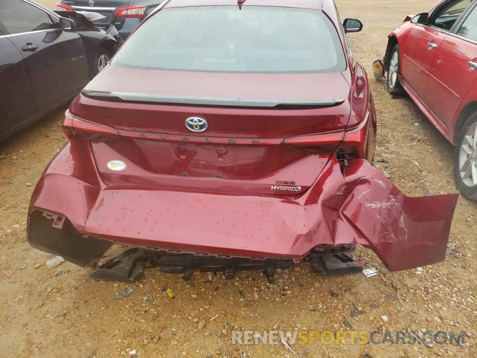 9 Photograph of a damaged car 4T1B21FB9KU002130 TOYOTA AVALON 2019