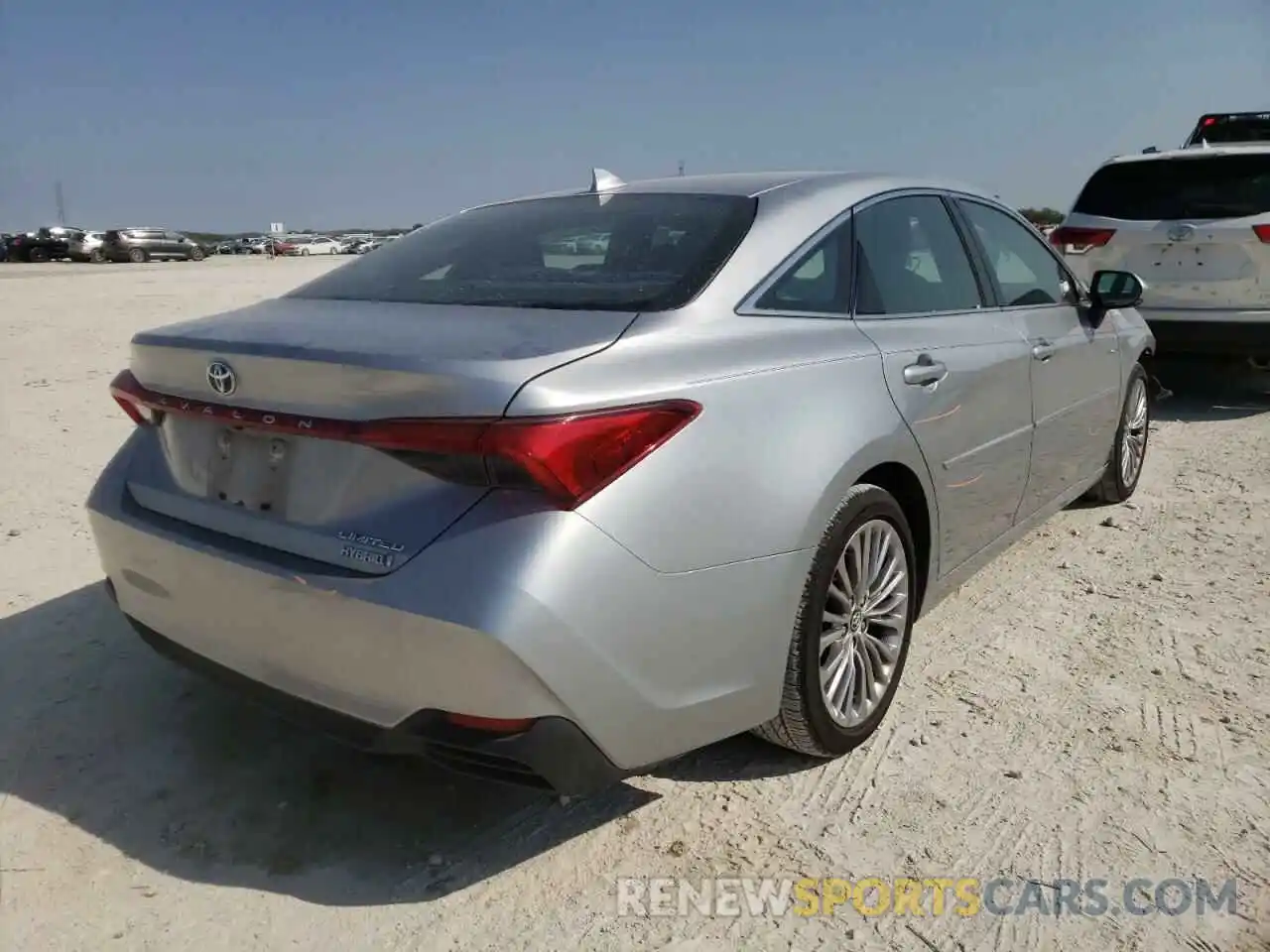 4 Photograph of a damaged car 4T1B21FBXKU002136 TOYOTA AVALON 2019