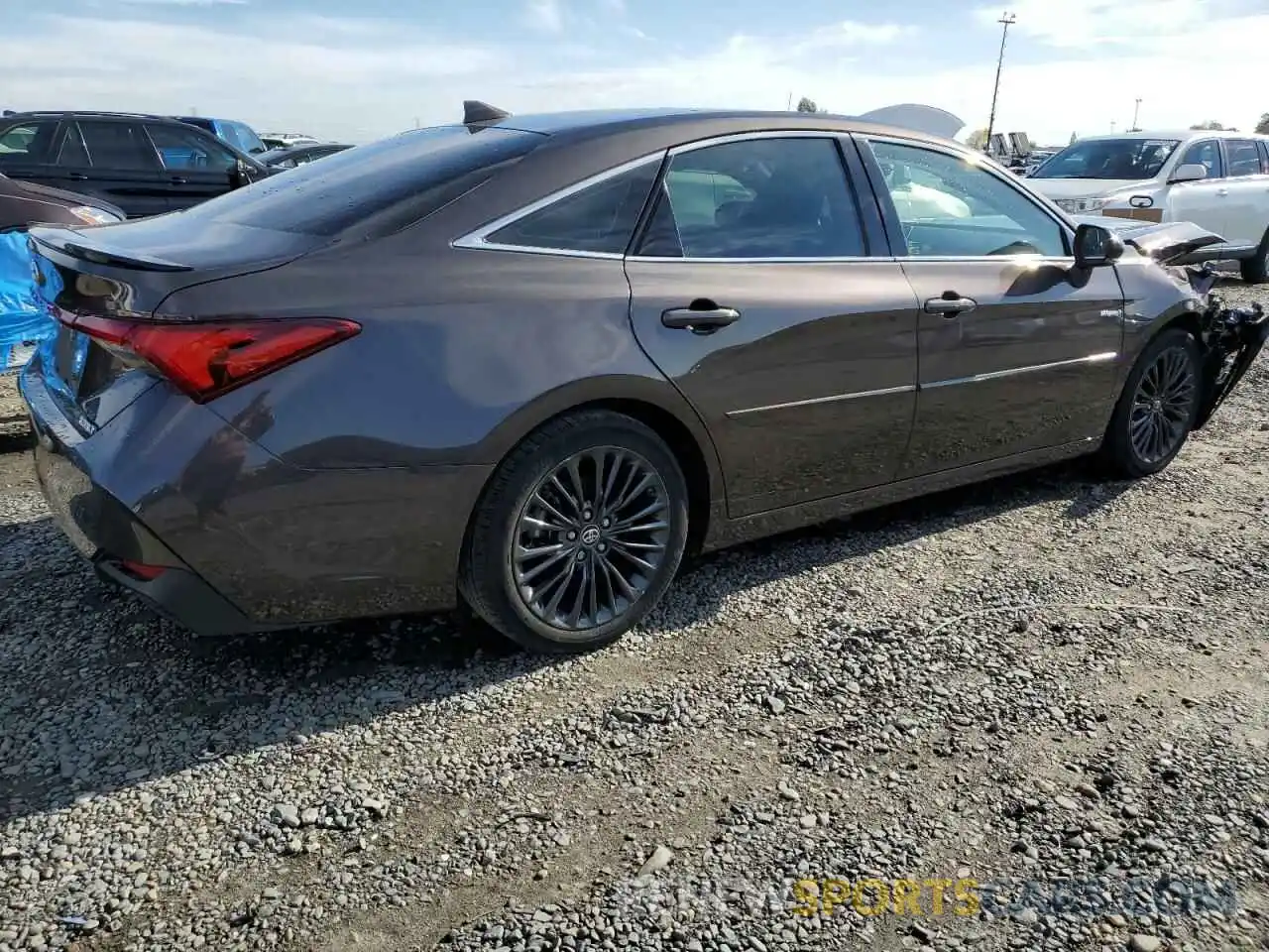 3 Photograph of a damaged car 4T1B21FBXKU003688 TOYOTA AVALON 2019