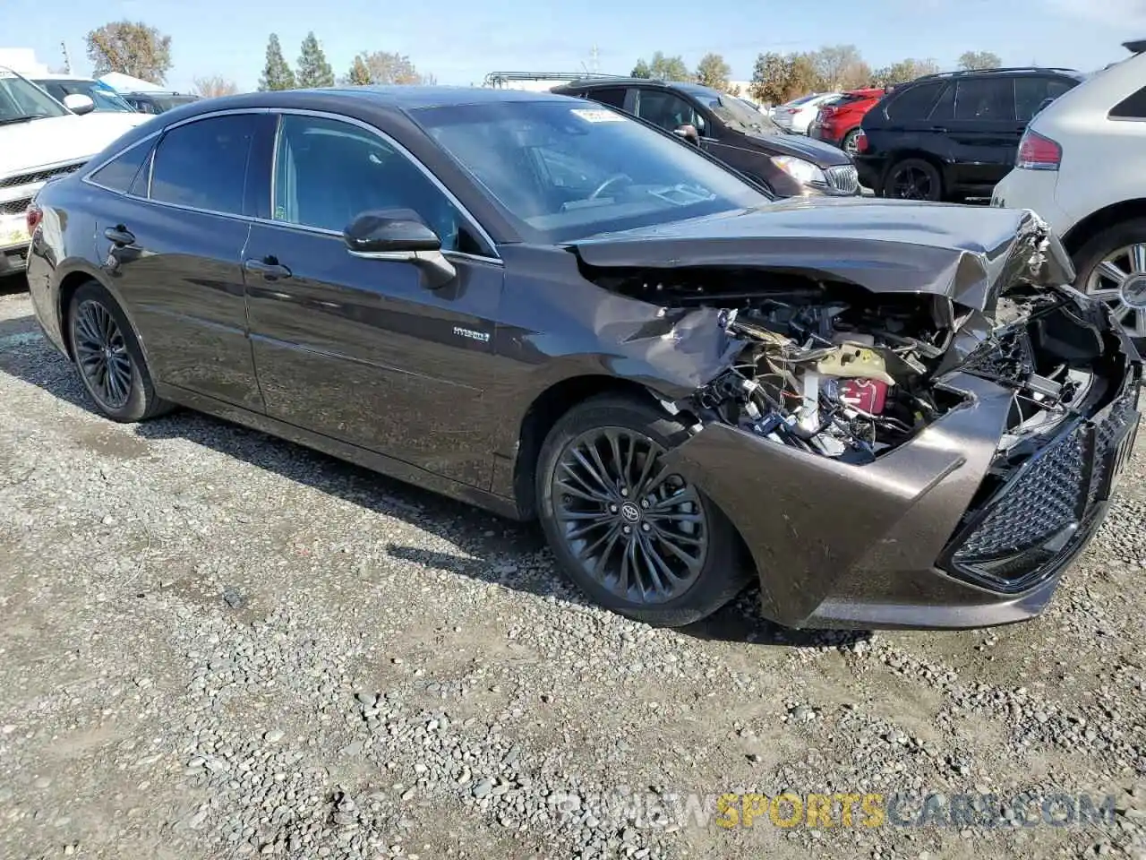 4 Photograph of a damaged car 4T1B21FBXKU003688 TOYOTA AVALON 2019