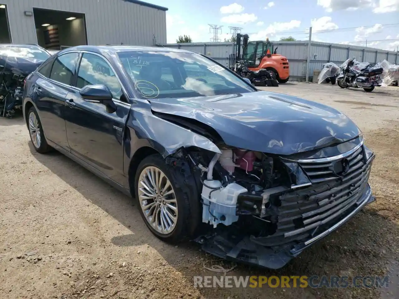 1 Photograph of a damaged car 4T1B21FBXKU006493 TOYOTA AVALON 2019