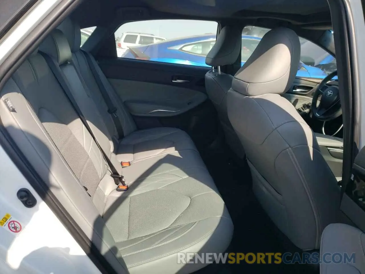 10 Photograph of a damaged car 4T1B21FBXKU007059 TOYOTA AVALON 2019