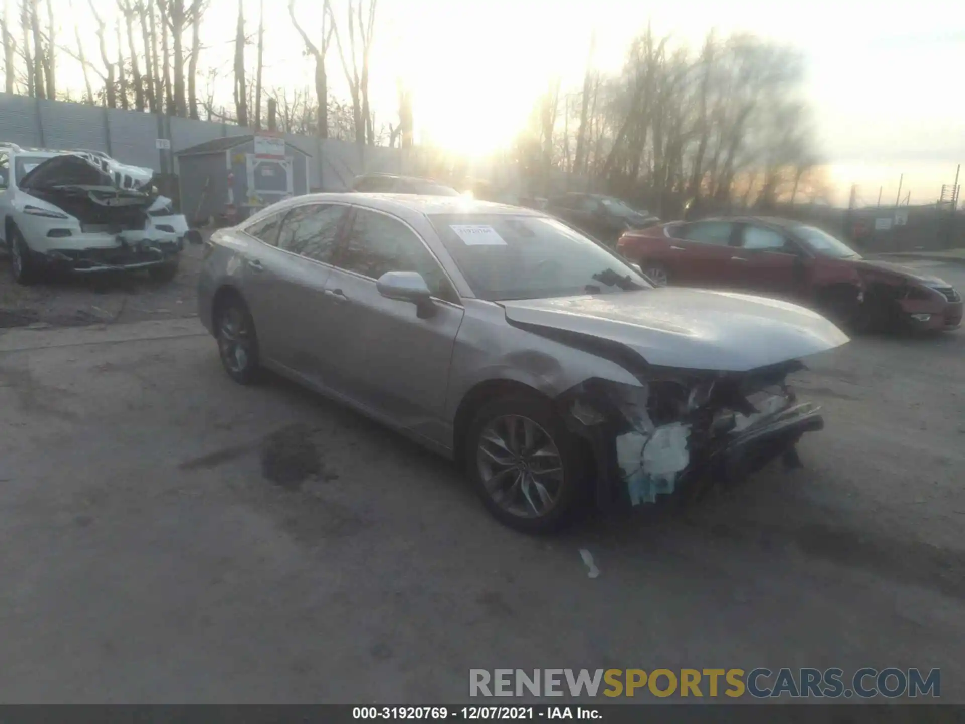 1 Photograph of a damaged car 4T1BZ1FB0KU002741 TOYOTA AVALON 2019