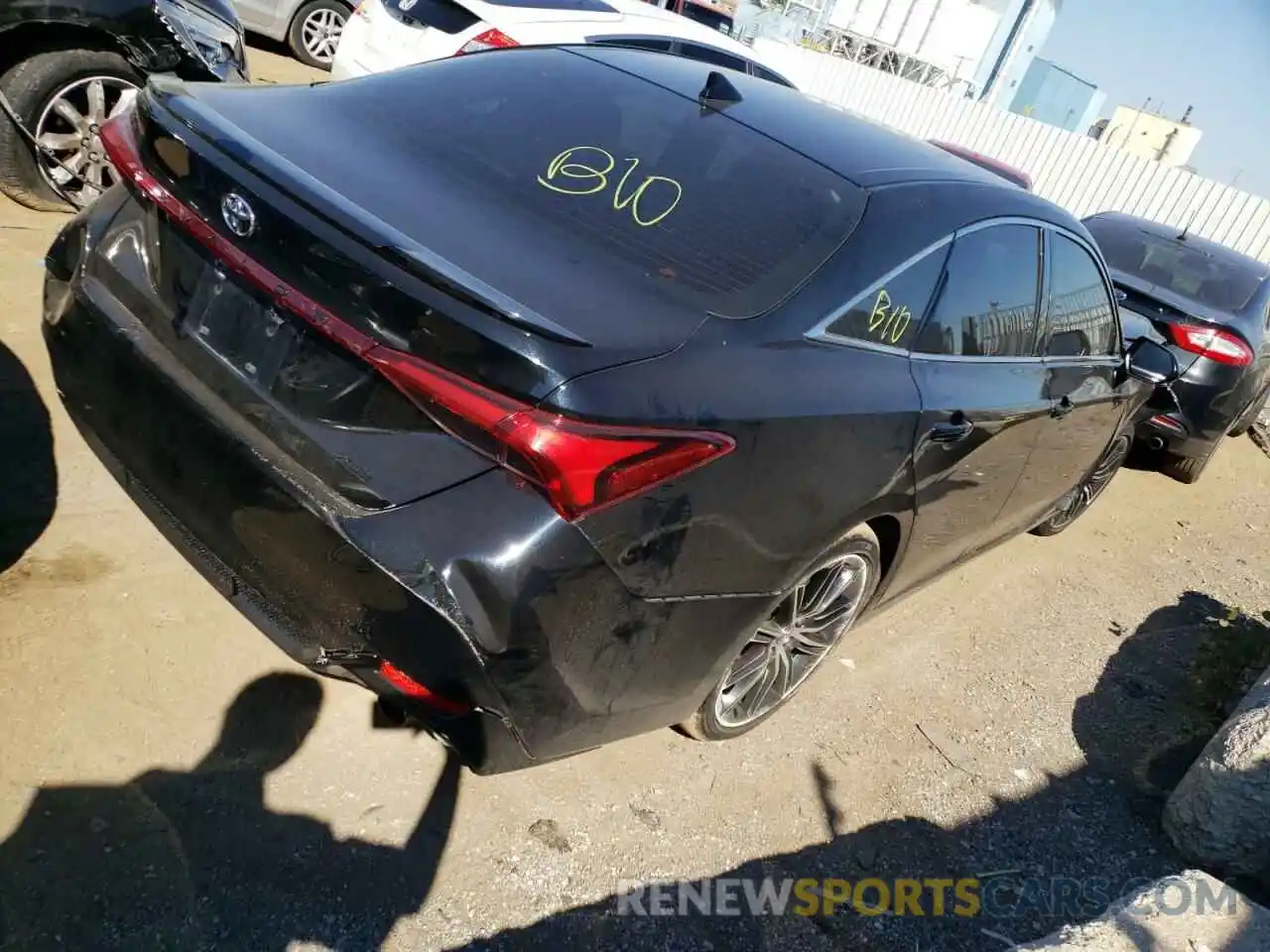 4 Photograph of a damaged car 4T1BZ1FB0KU003050 TOYOTA AVALON 2019